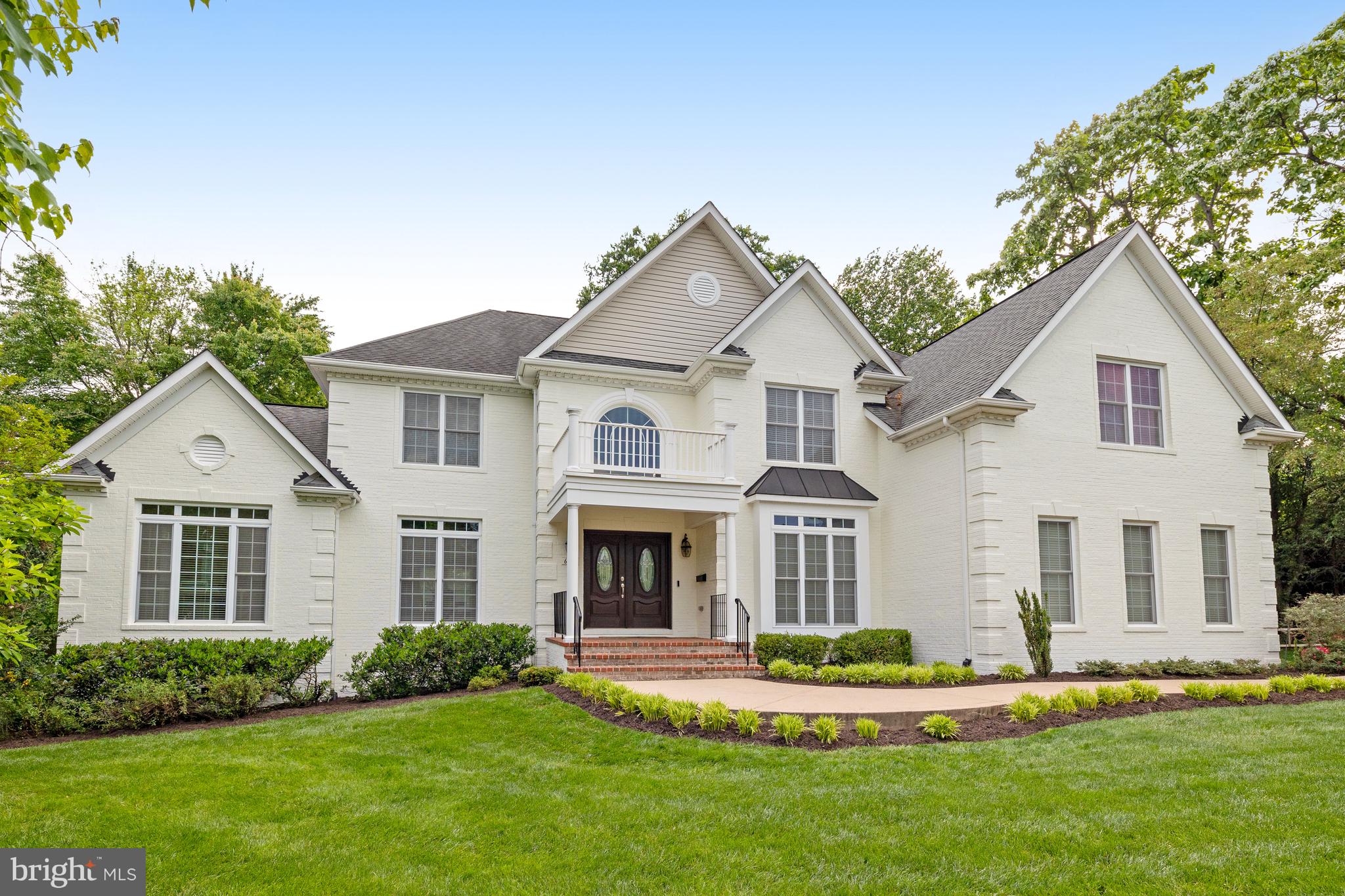 SALONA VILLAGE - Residential