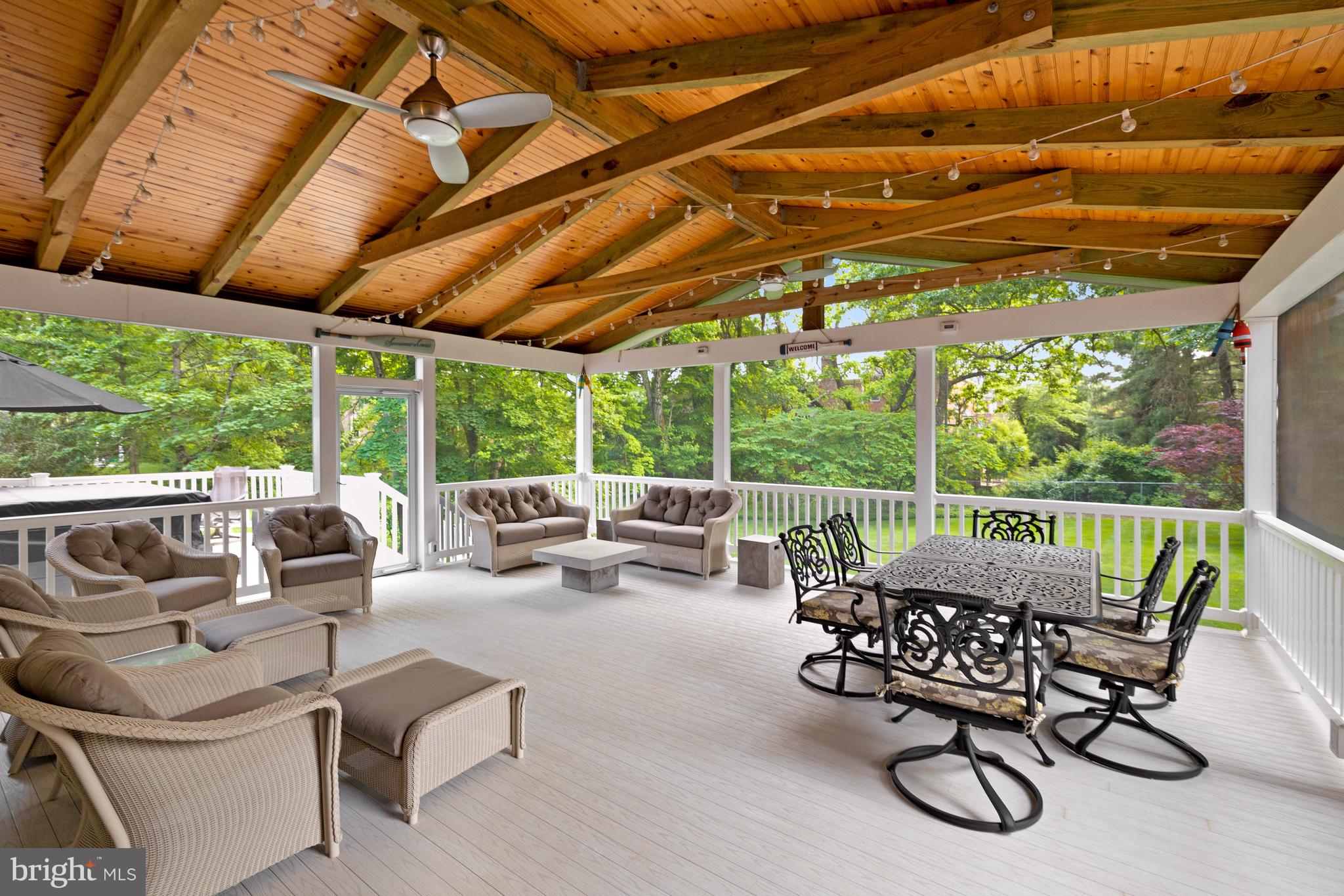 SALONA VILLAGE - Residential