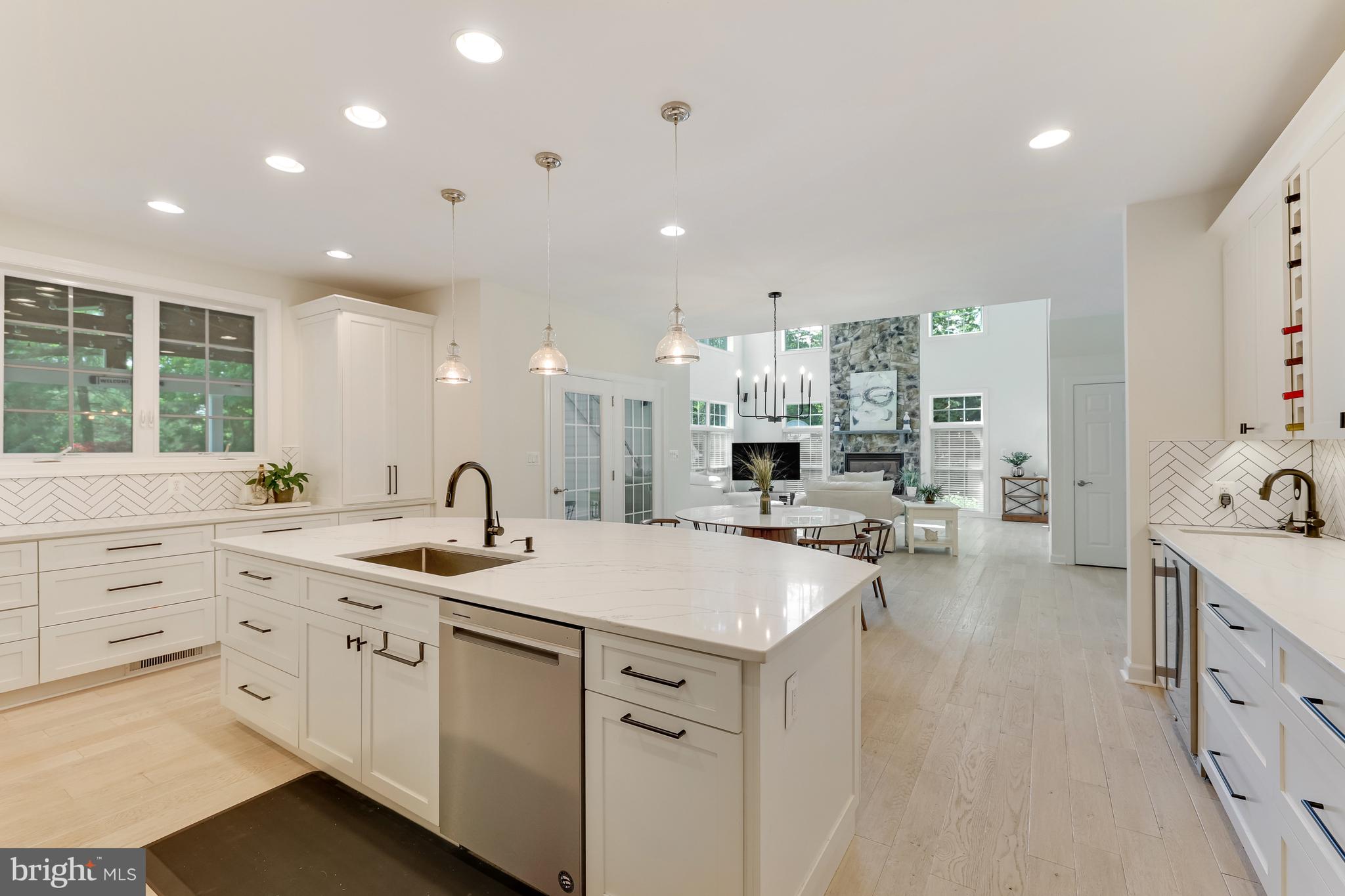 SALONA VILLAGE - Residential