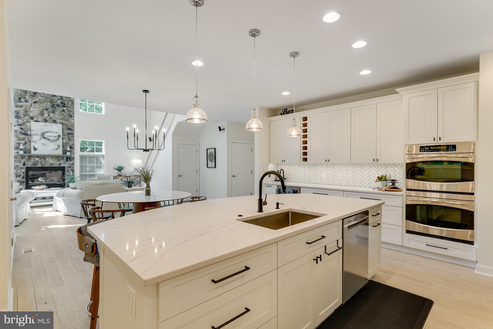 SALONA VILLAGE - Residential