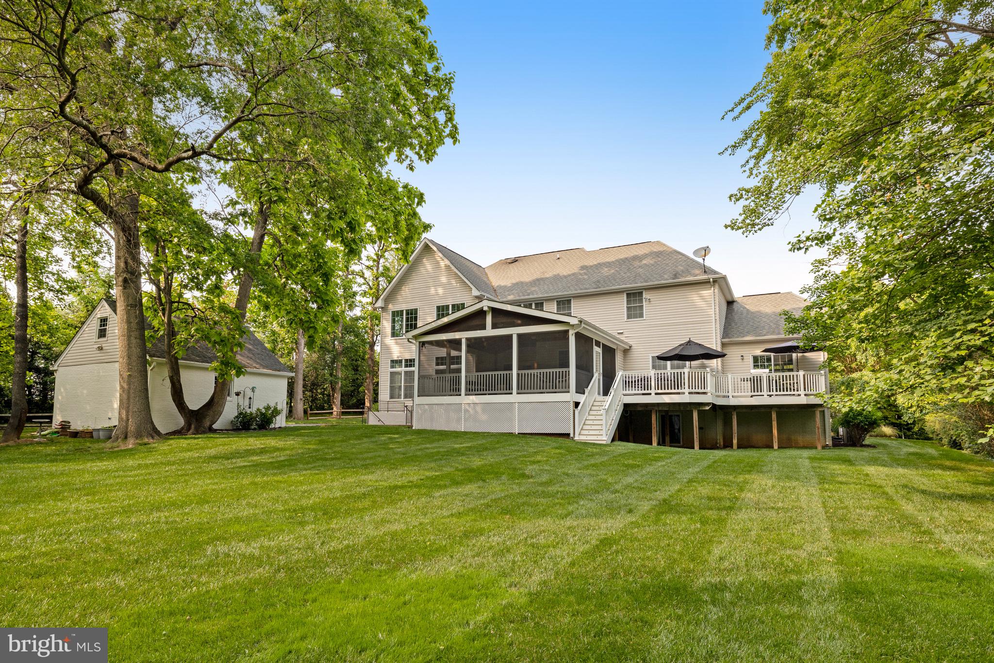 SALONA VILLAGE - Residential