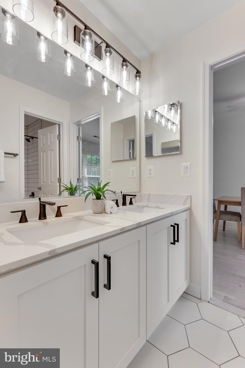 SALONA VILLAGE - Residential