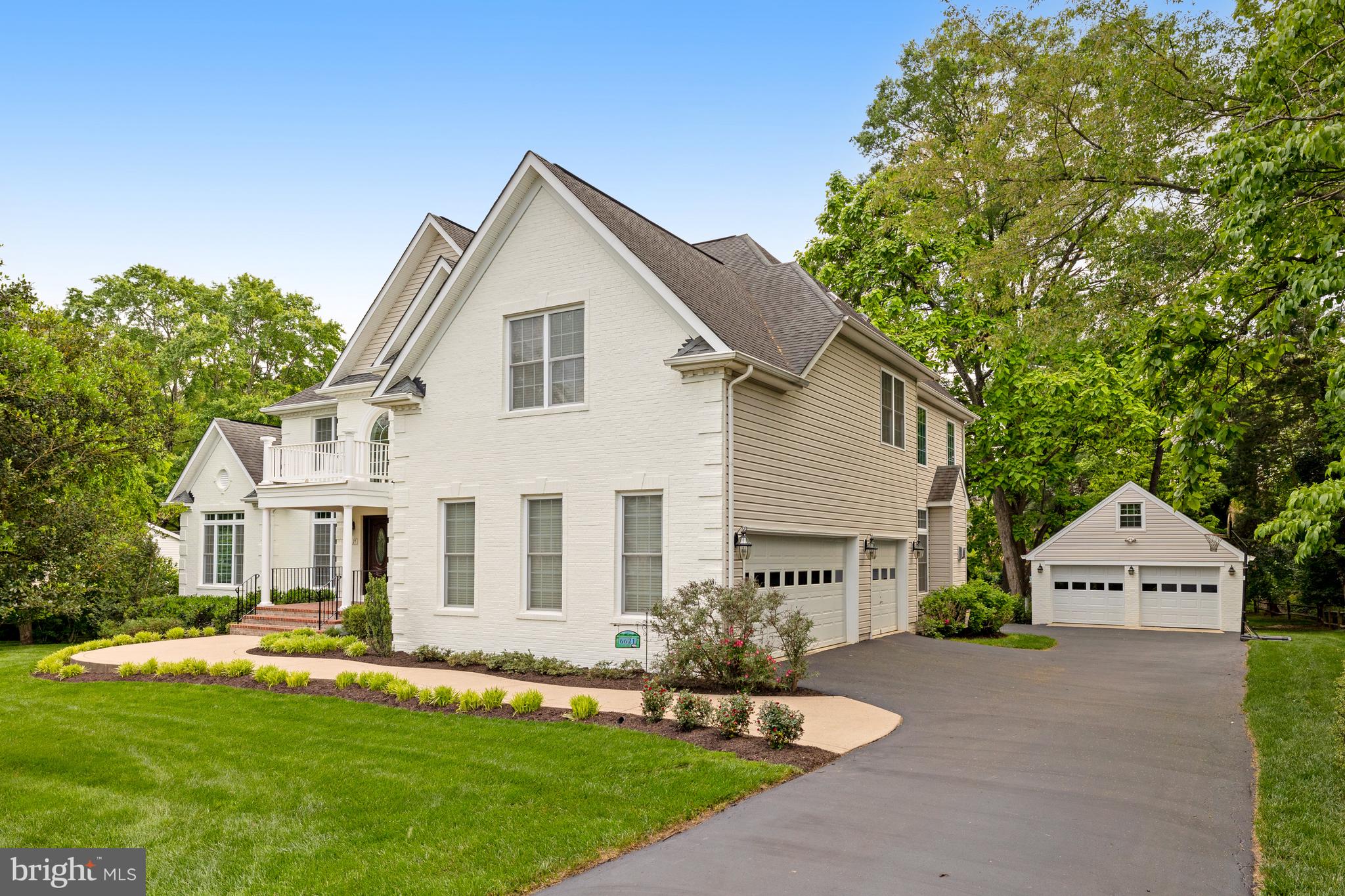 SALONA VILLAGE - Residential