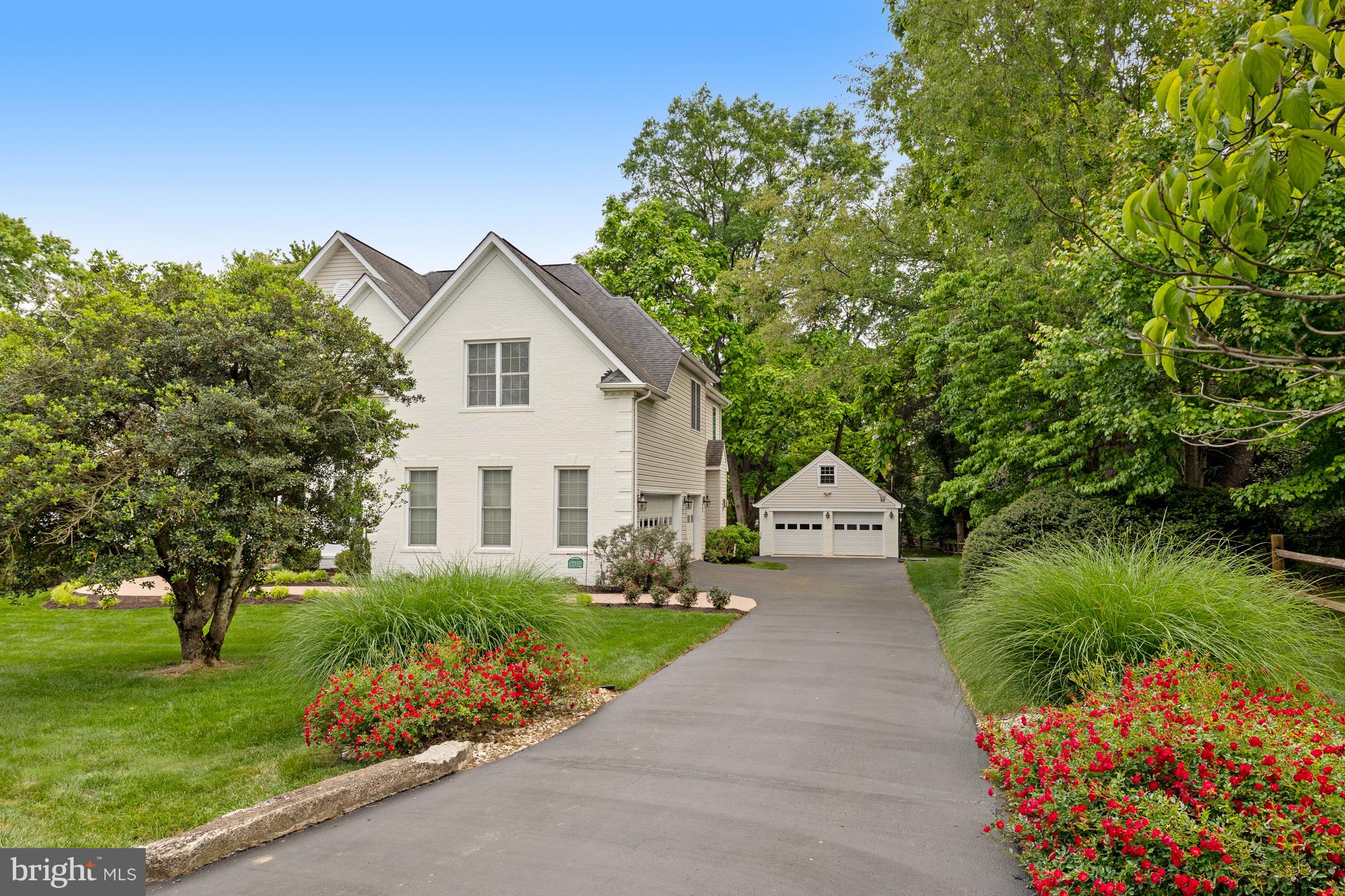 SALONA VILLAGE - Residential