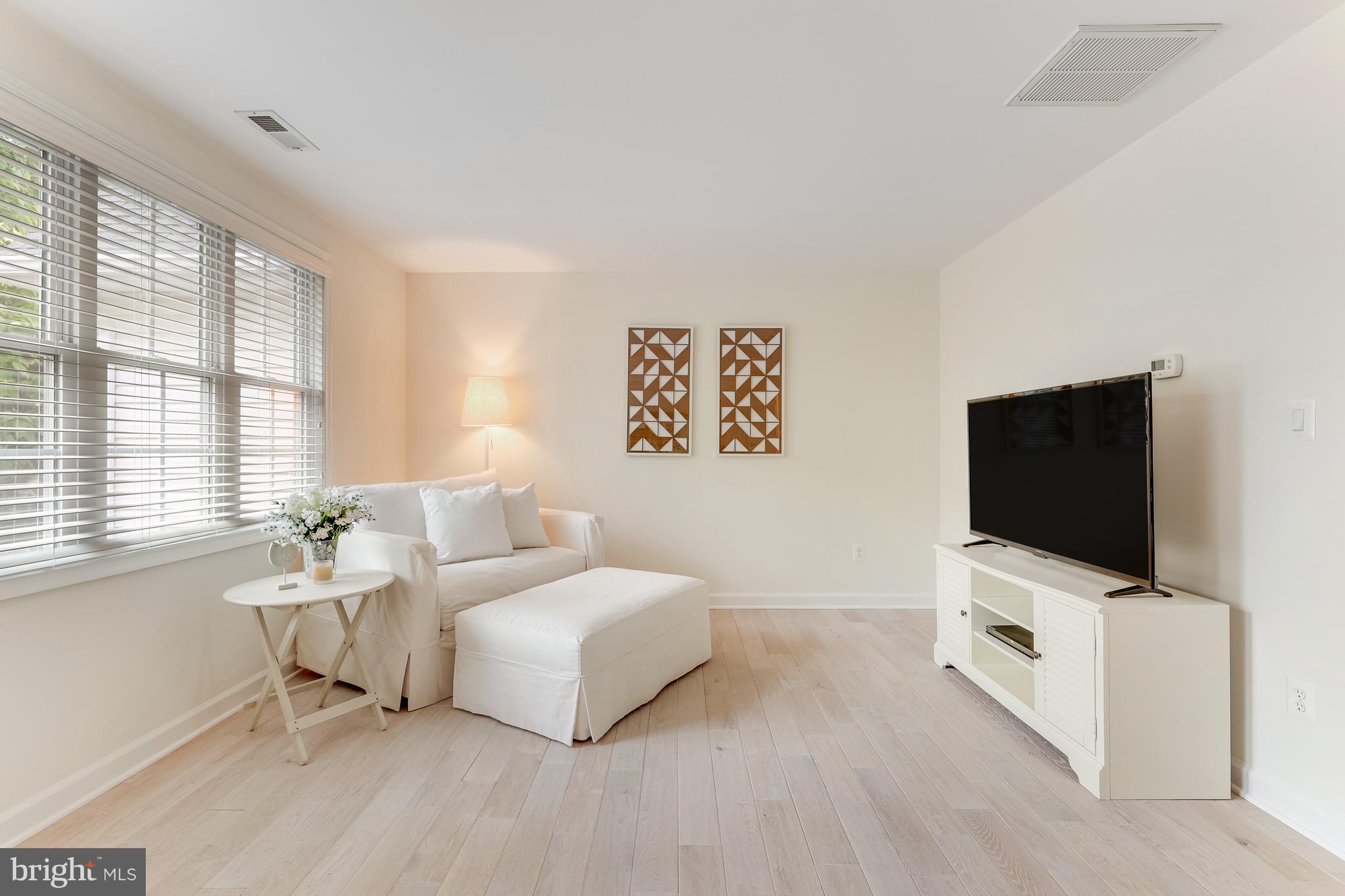 SALONA VILLAGE - Residential