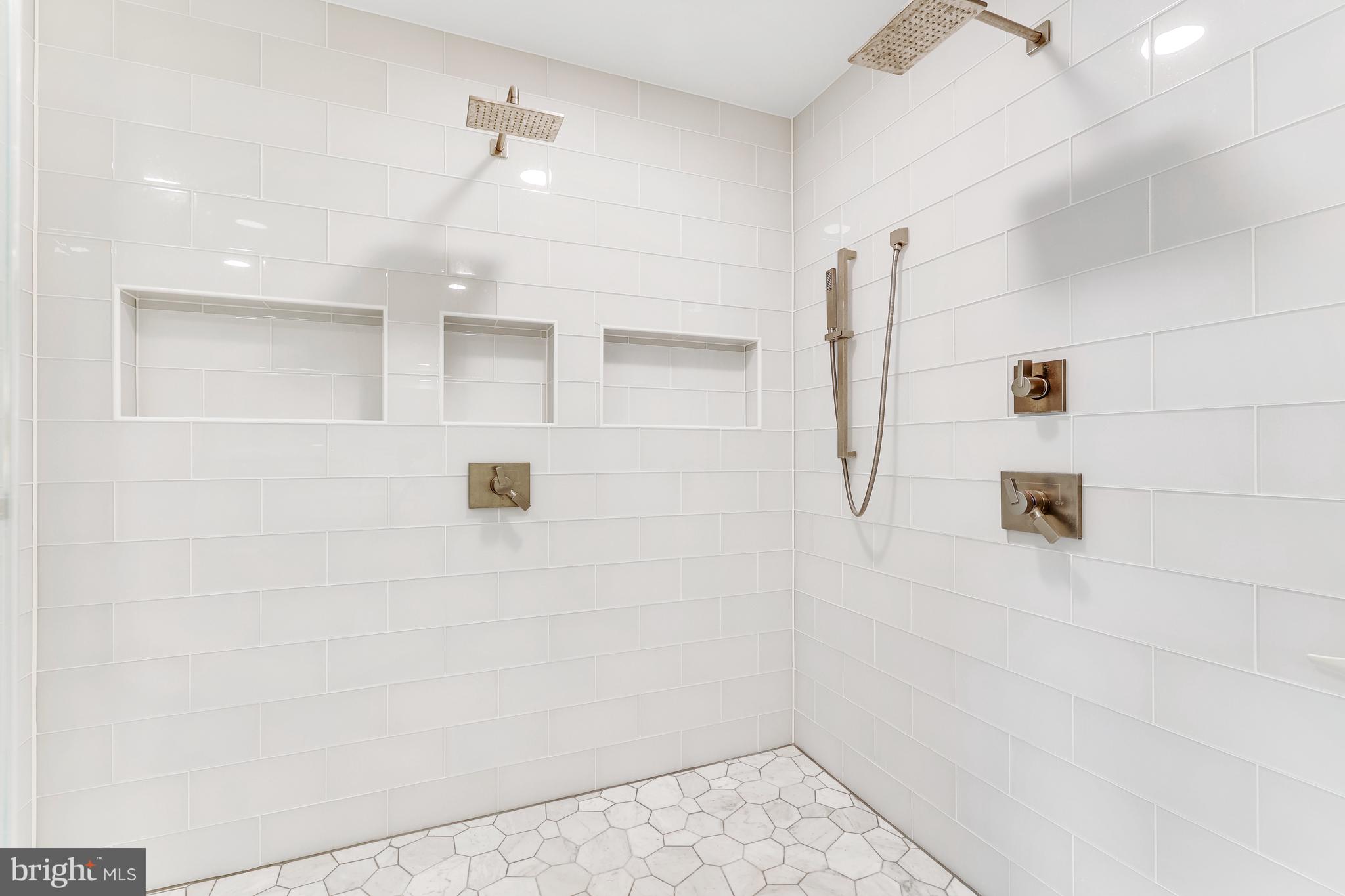 SALONA VILLAGE - Residential