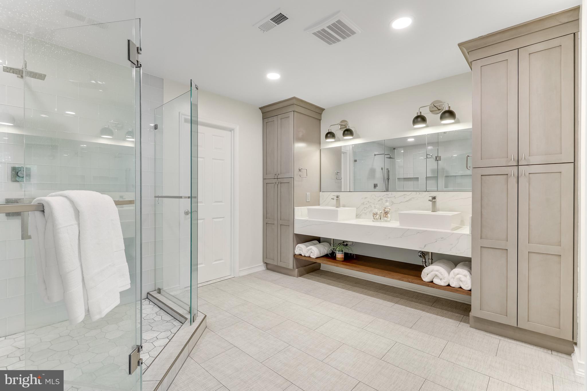 SALONA VILLAGE - Residential