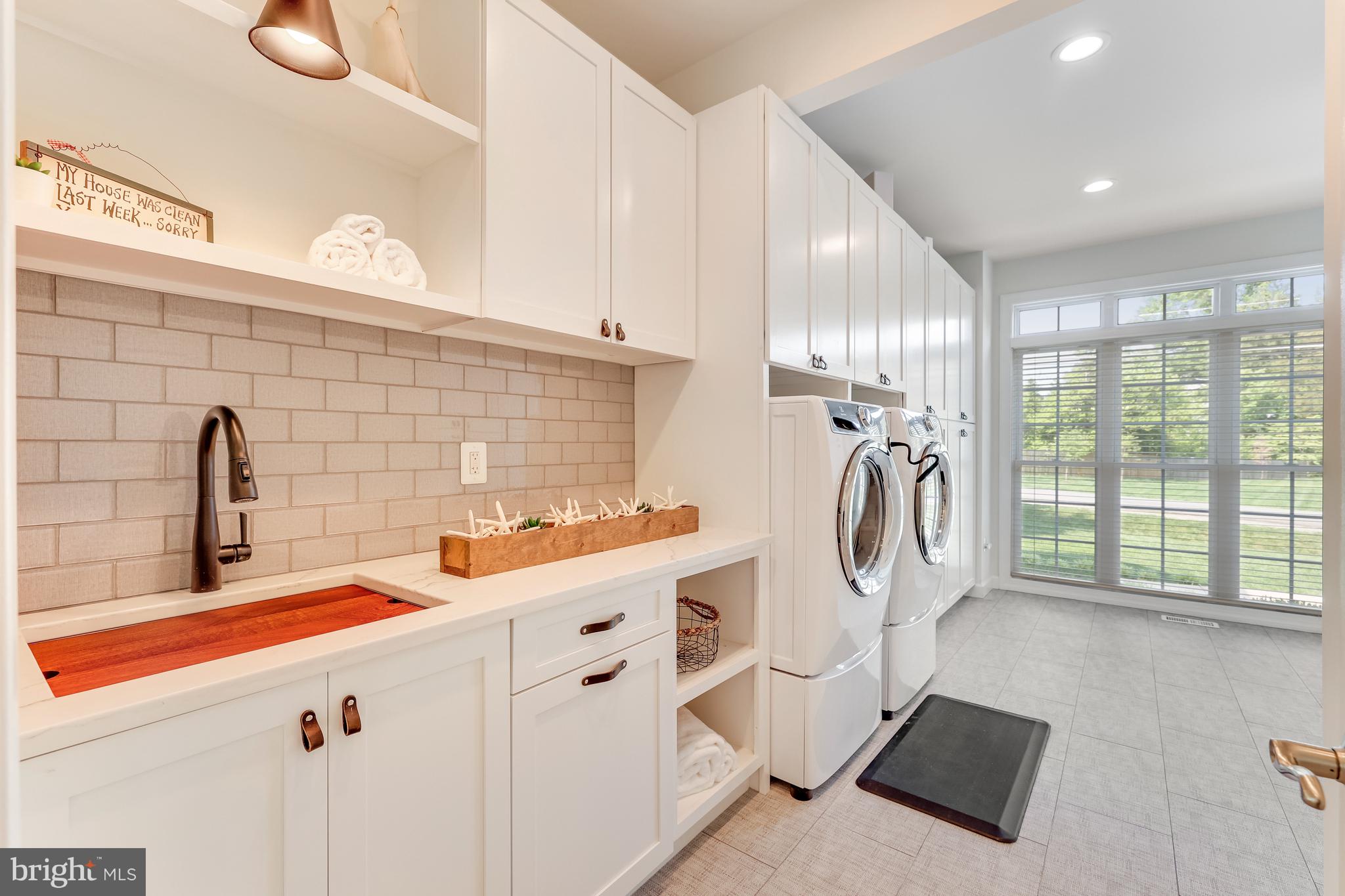 SALONA VILLAGE - Residential