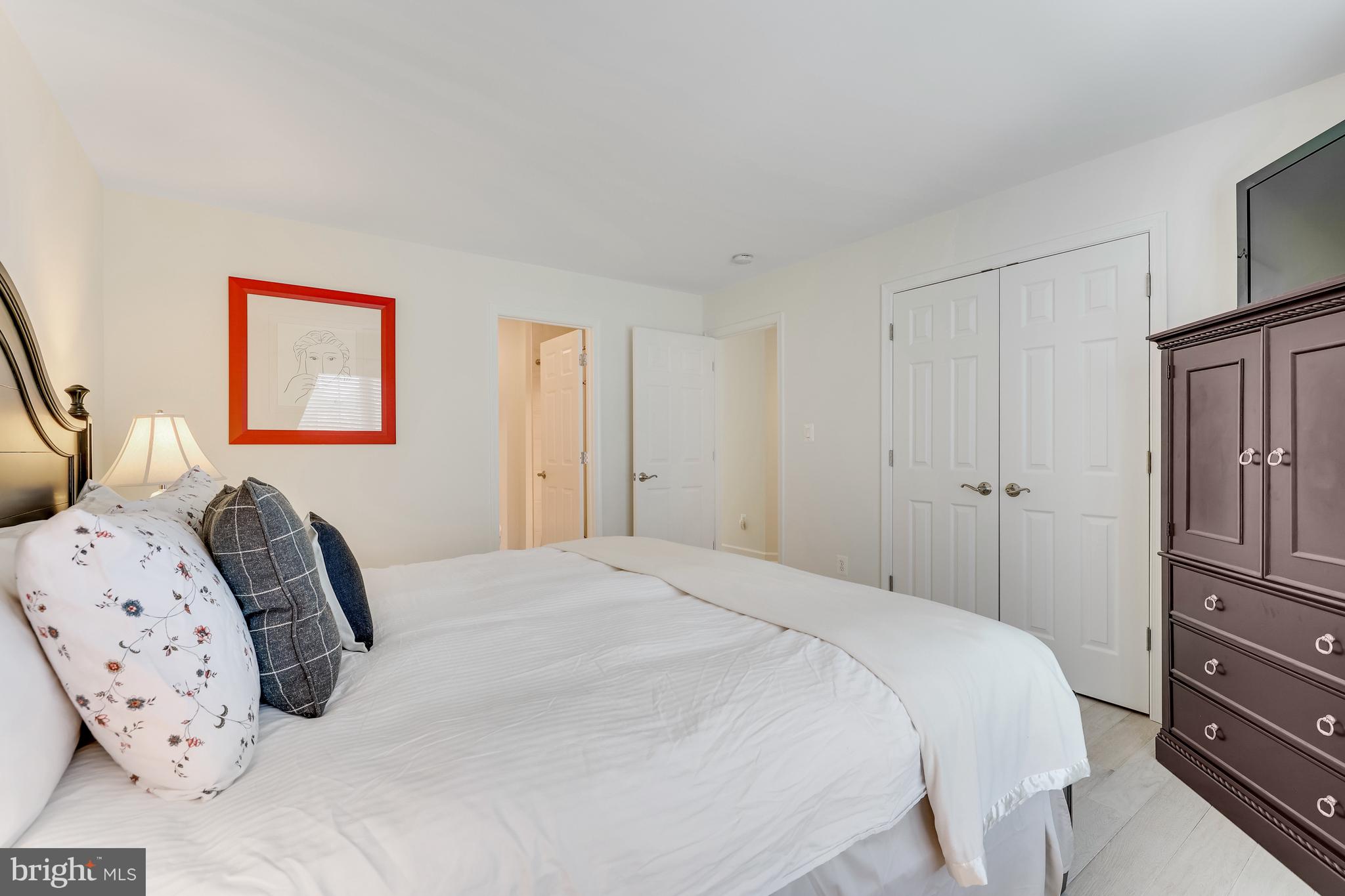 SALONA VILLAGE - Residential