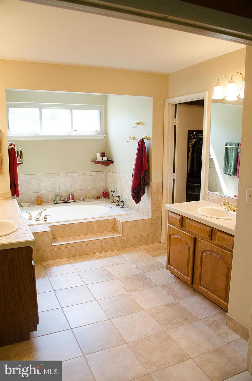 SEQUOIA ESTATES - Residential