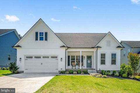 Photo of 17 Lightning Maple Lane, FREDERICKSBURG, VA 22405 (MLS # VAST2048708)