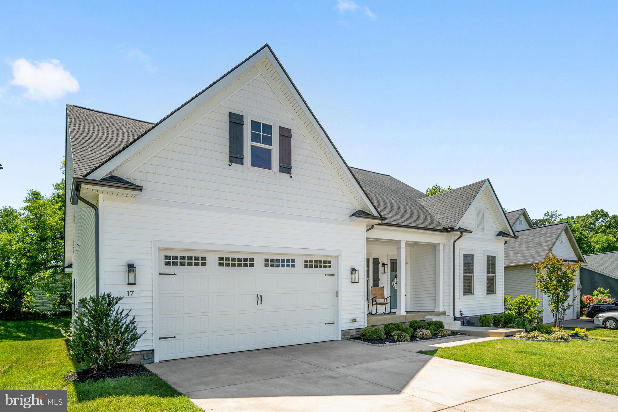 17 LIGHTNING MAPLE LANE