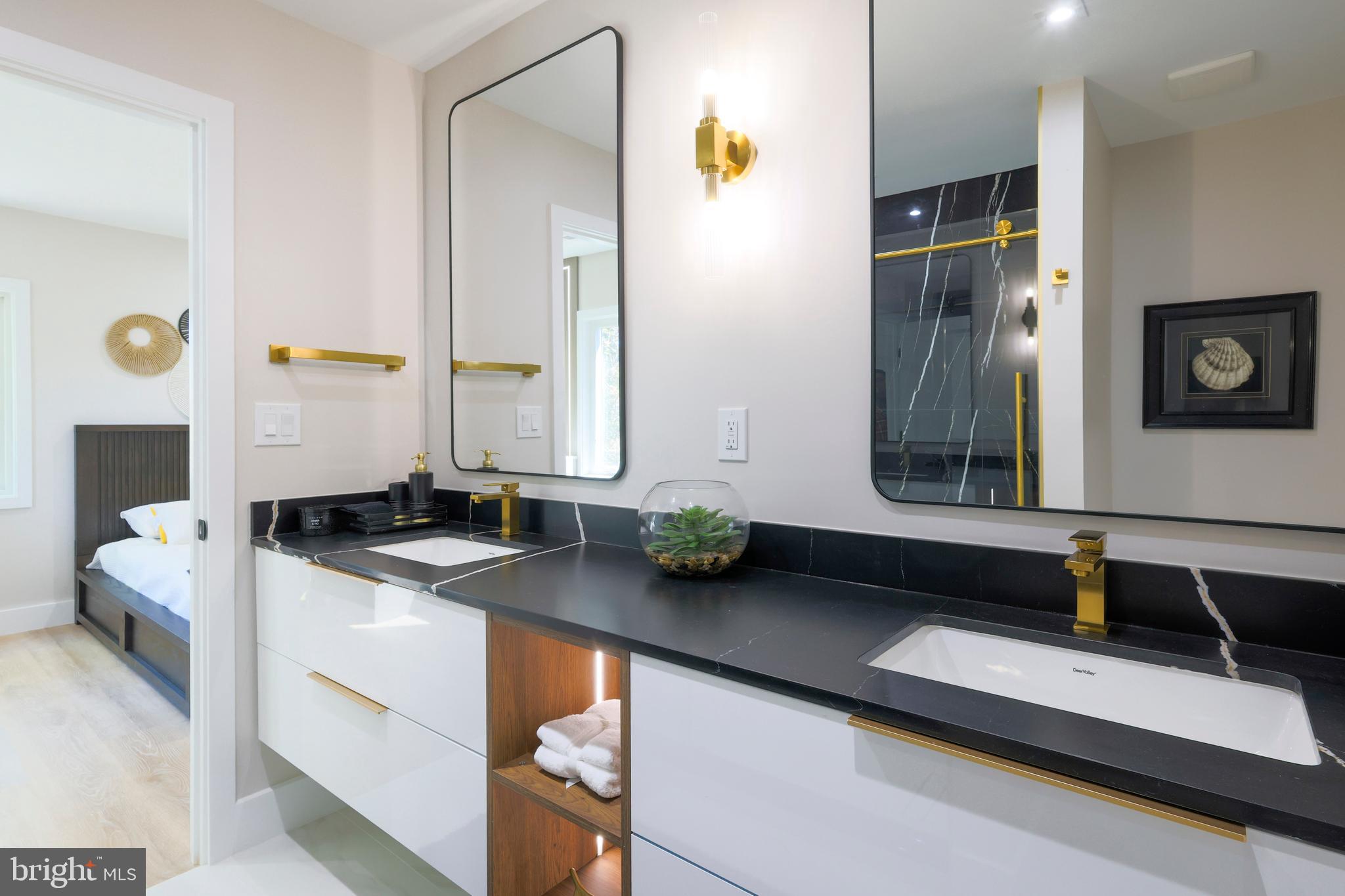 BROOKFIELD - Residential