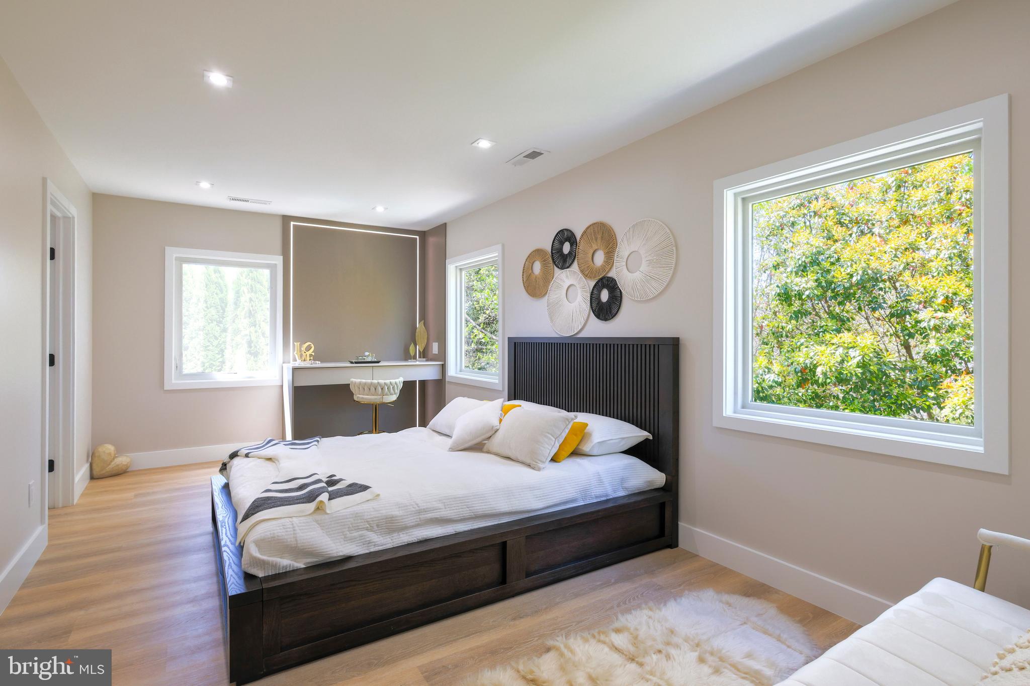 BROOKFIELD - Residential