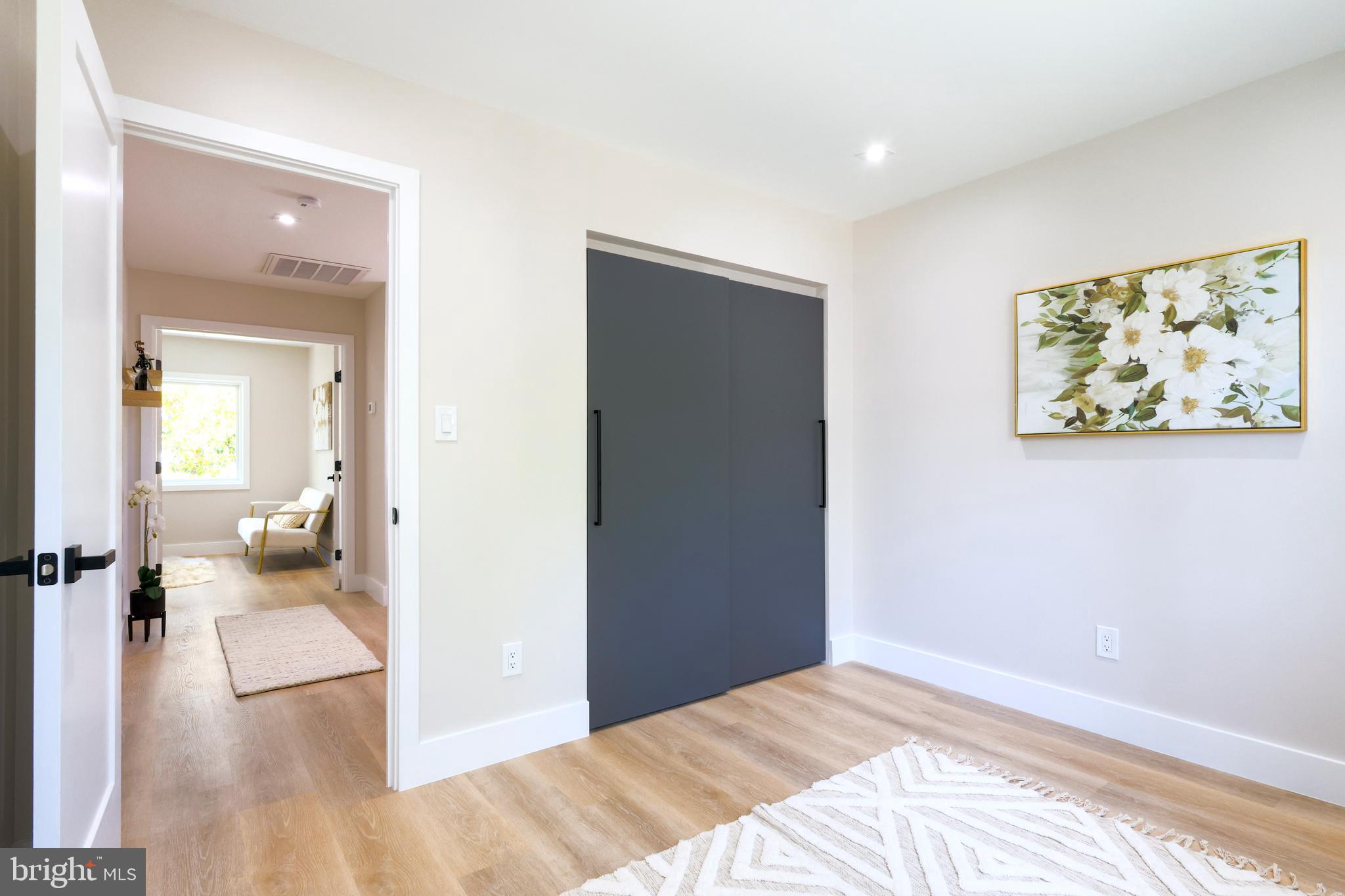 BROOKFIELD - Residential