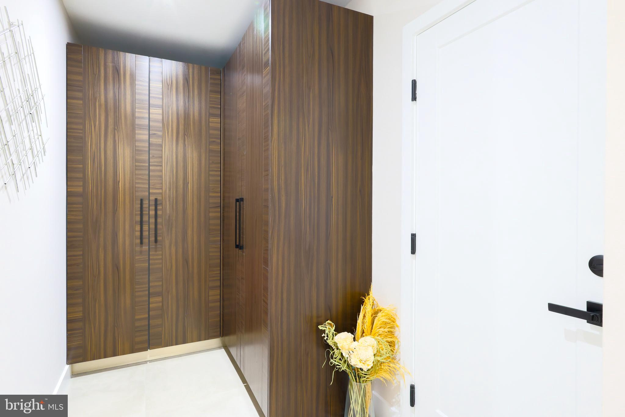 BROOKFIELD - Residential