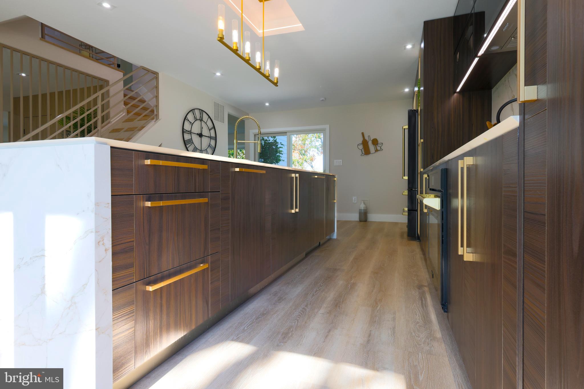 BROOKFIELD - Residential