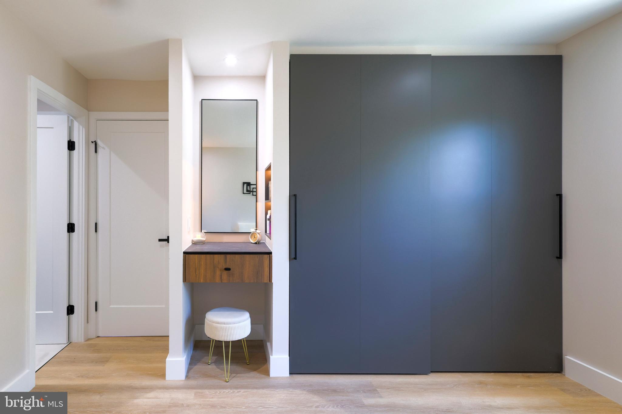 BROOKFIELD - Residential