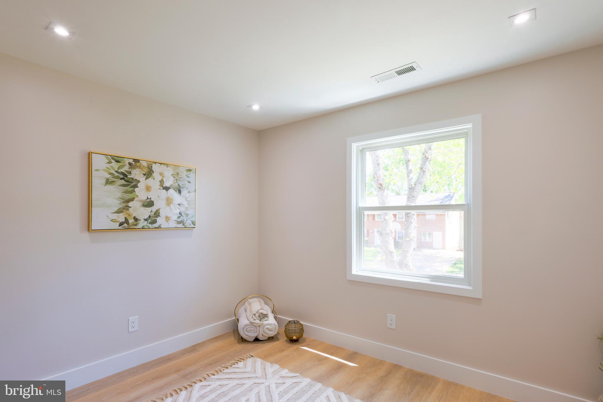 BROOKFIELD - Residential