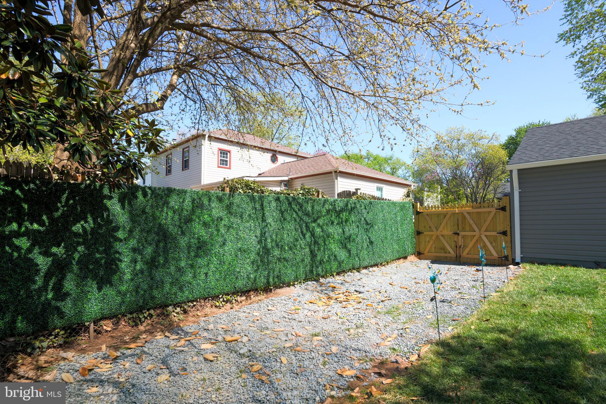 BROOKFIELD - Residential