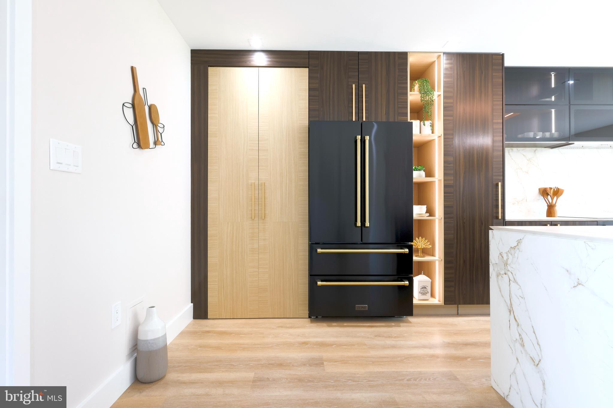 BROOKFIELD - Residential