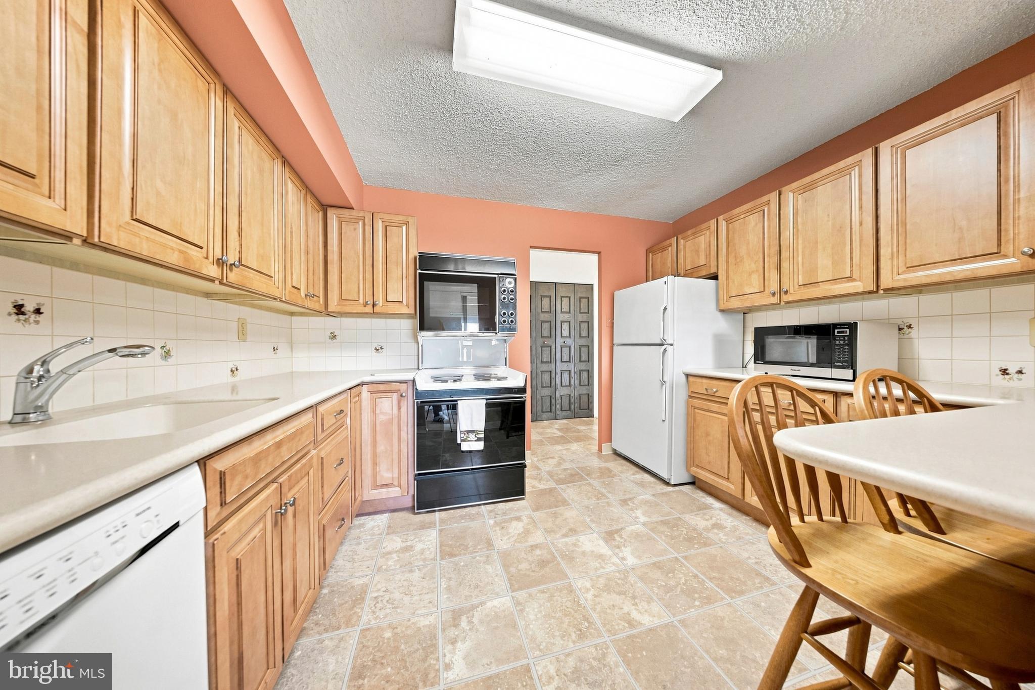 666 W GERMANTOWN PIKE 1601