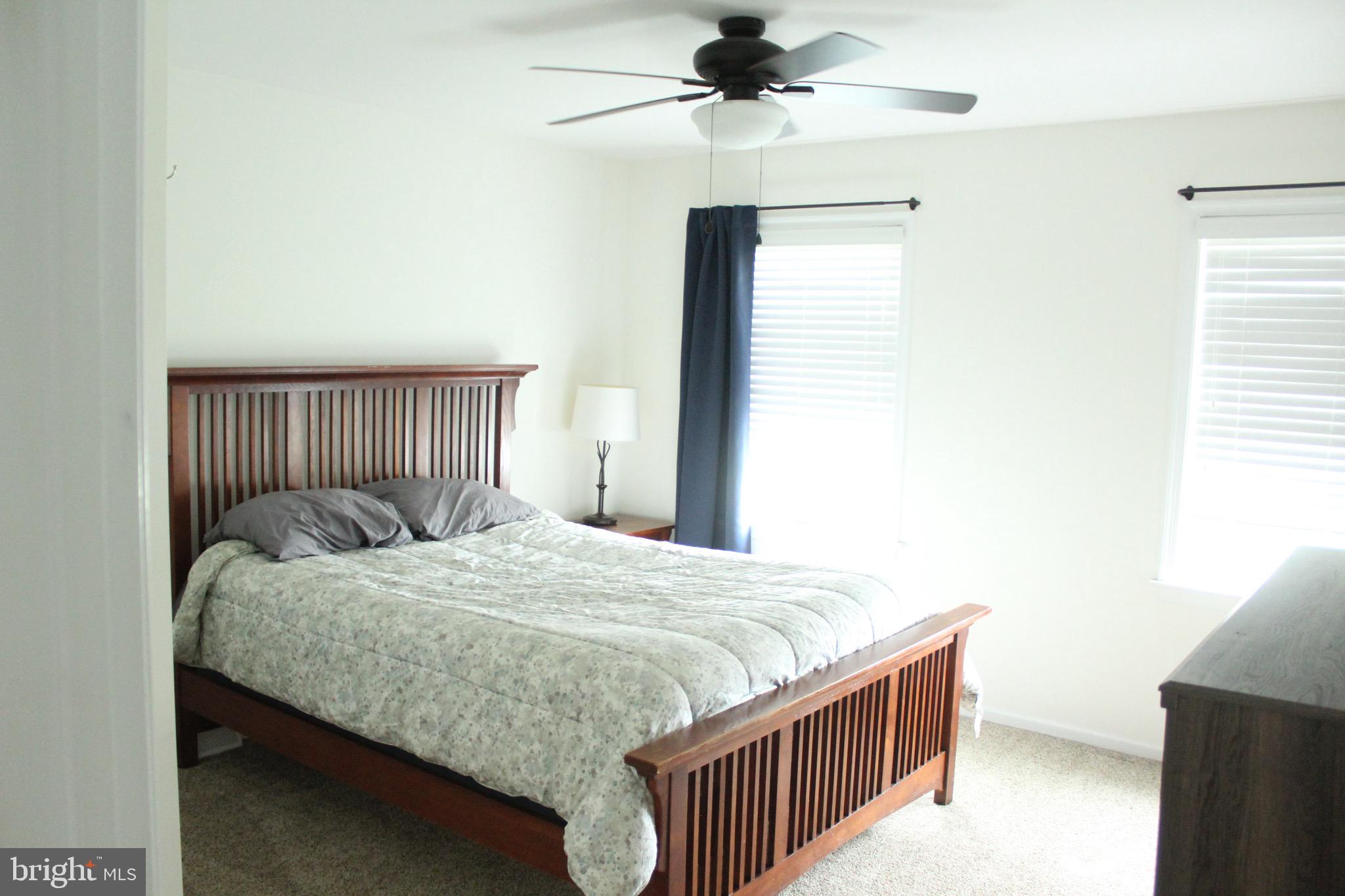 THE OAKS OF N LONDONDERRY - Residential