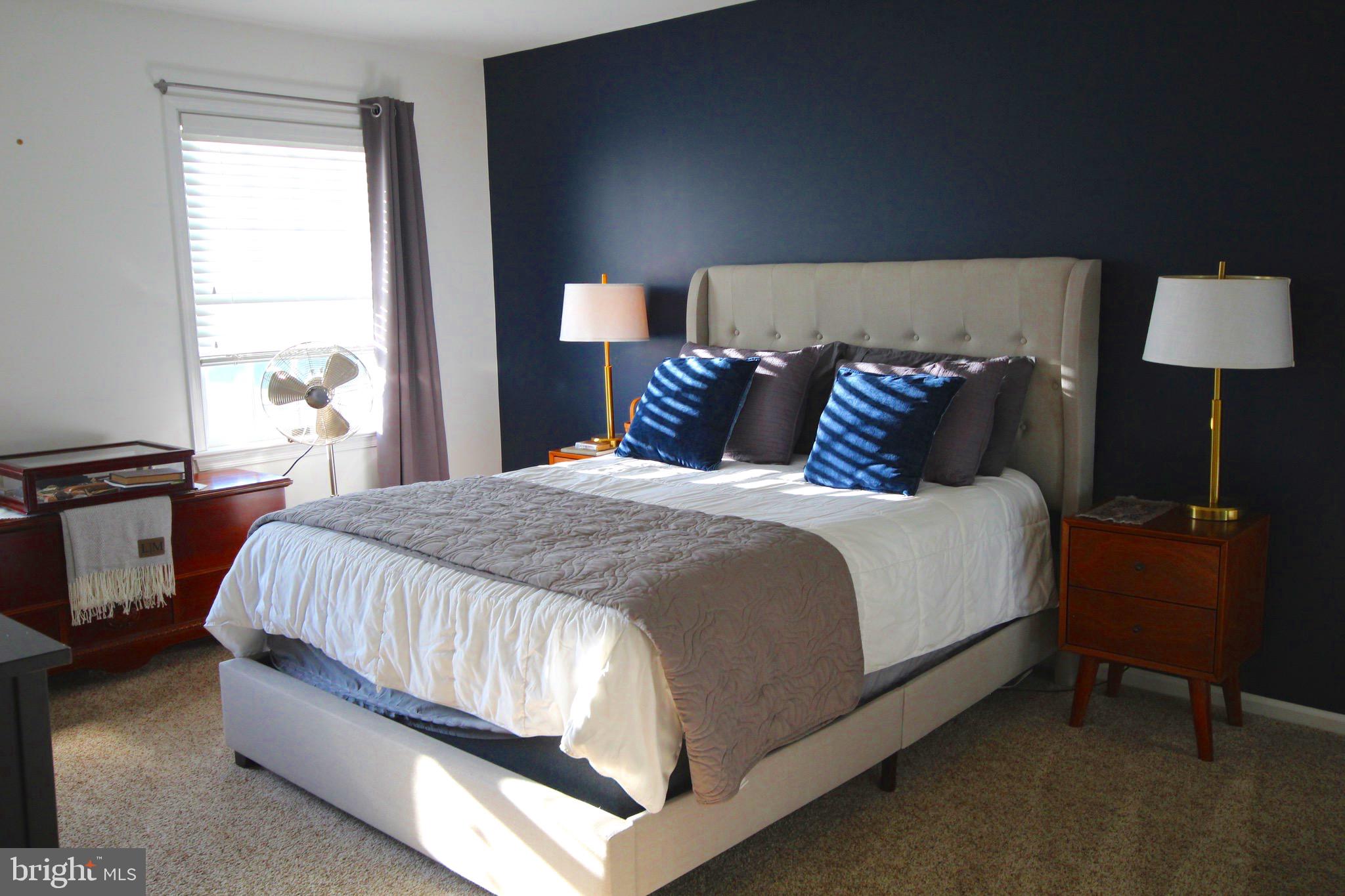 THE OAKS OF N LONDONDERRY - Residential