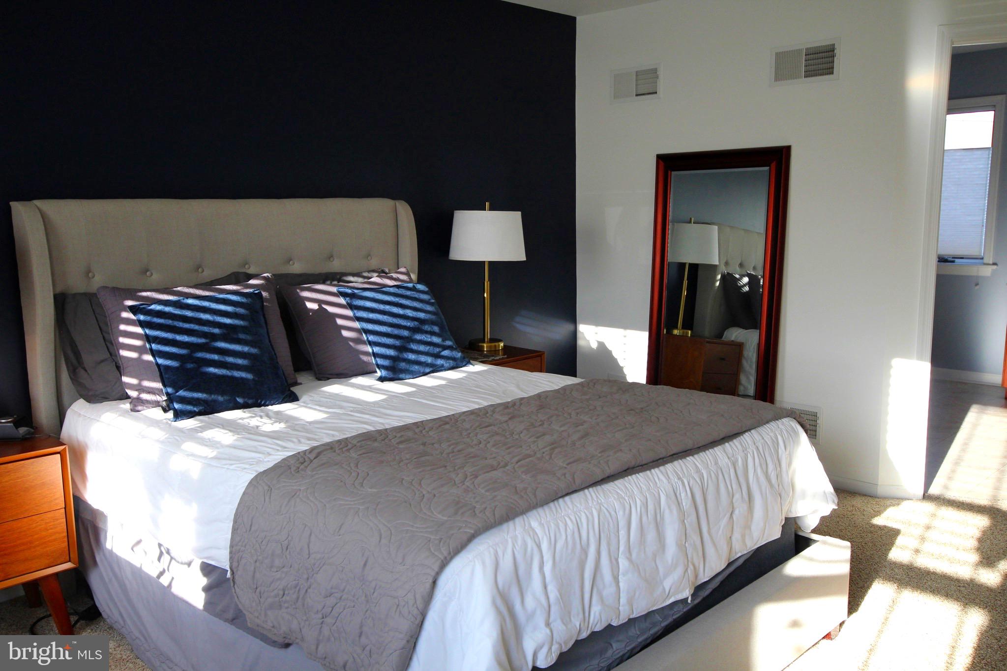 THE OAKS OF N LONDONDERRY - Residential