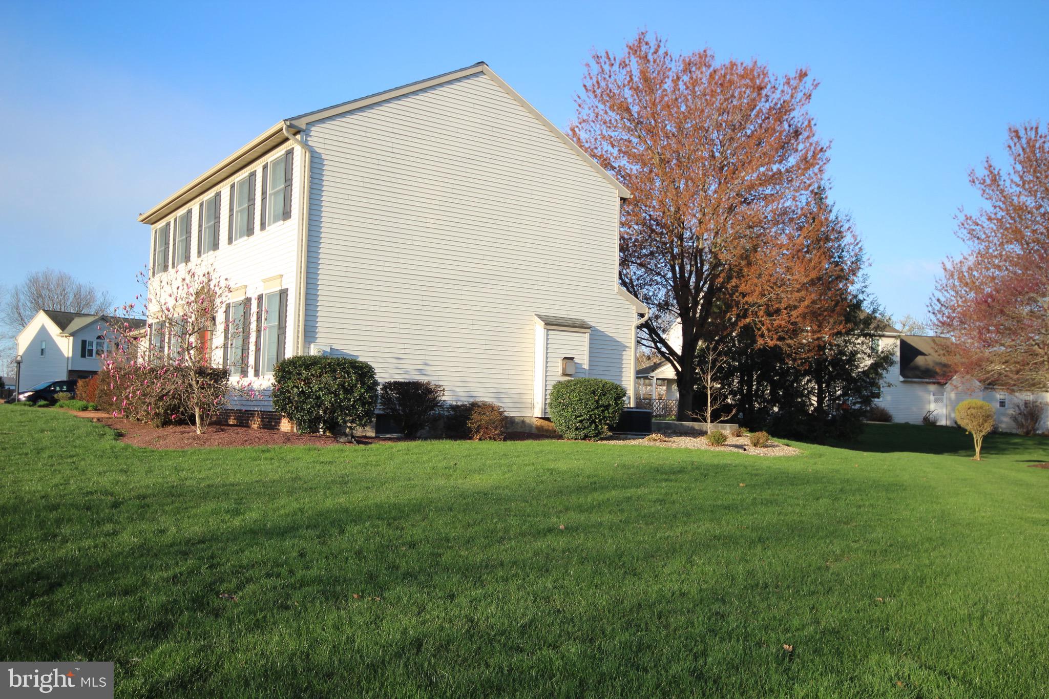 THE OAKS OF N LONDONDERRY - Residential