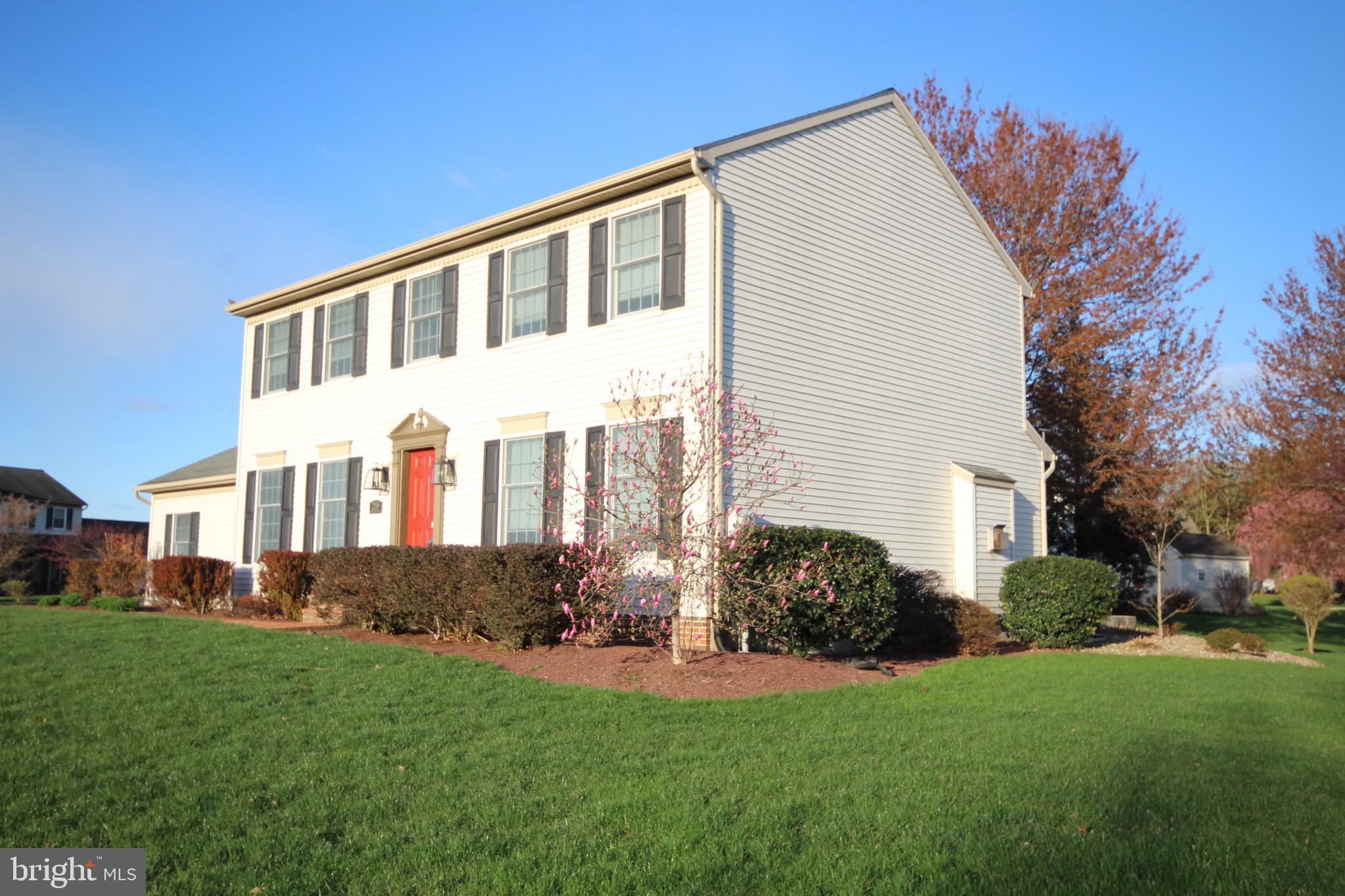 THE OAKS OF N LONDONDERRY - Residential