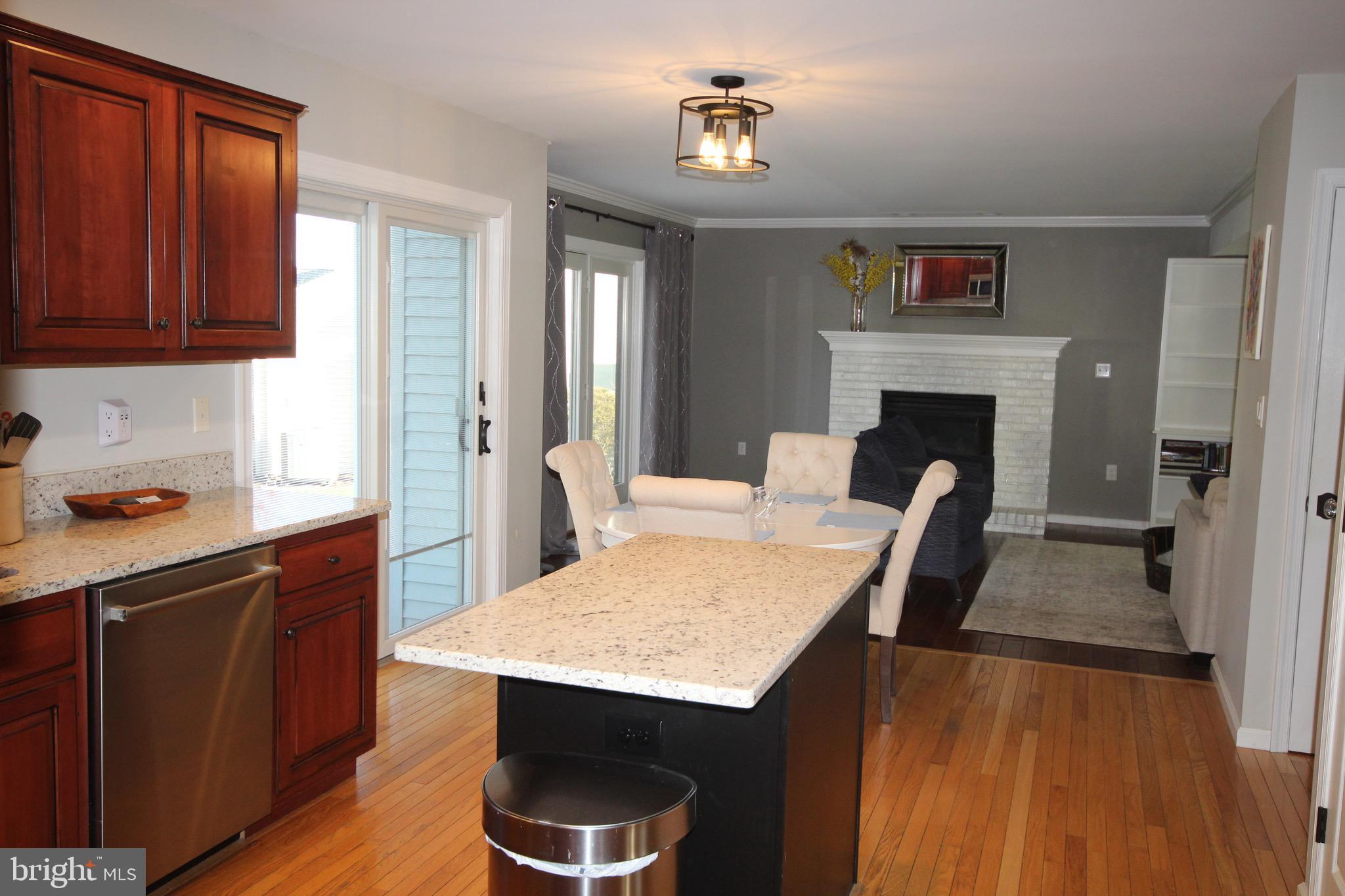 THE OAKS OF N LONDONDERRY - Residential