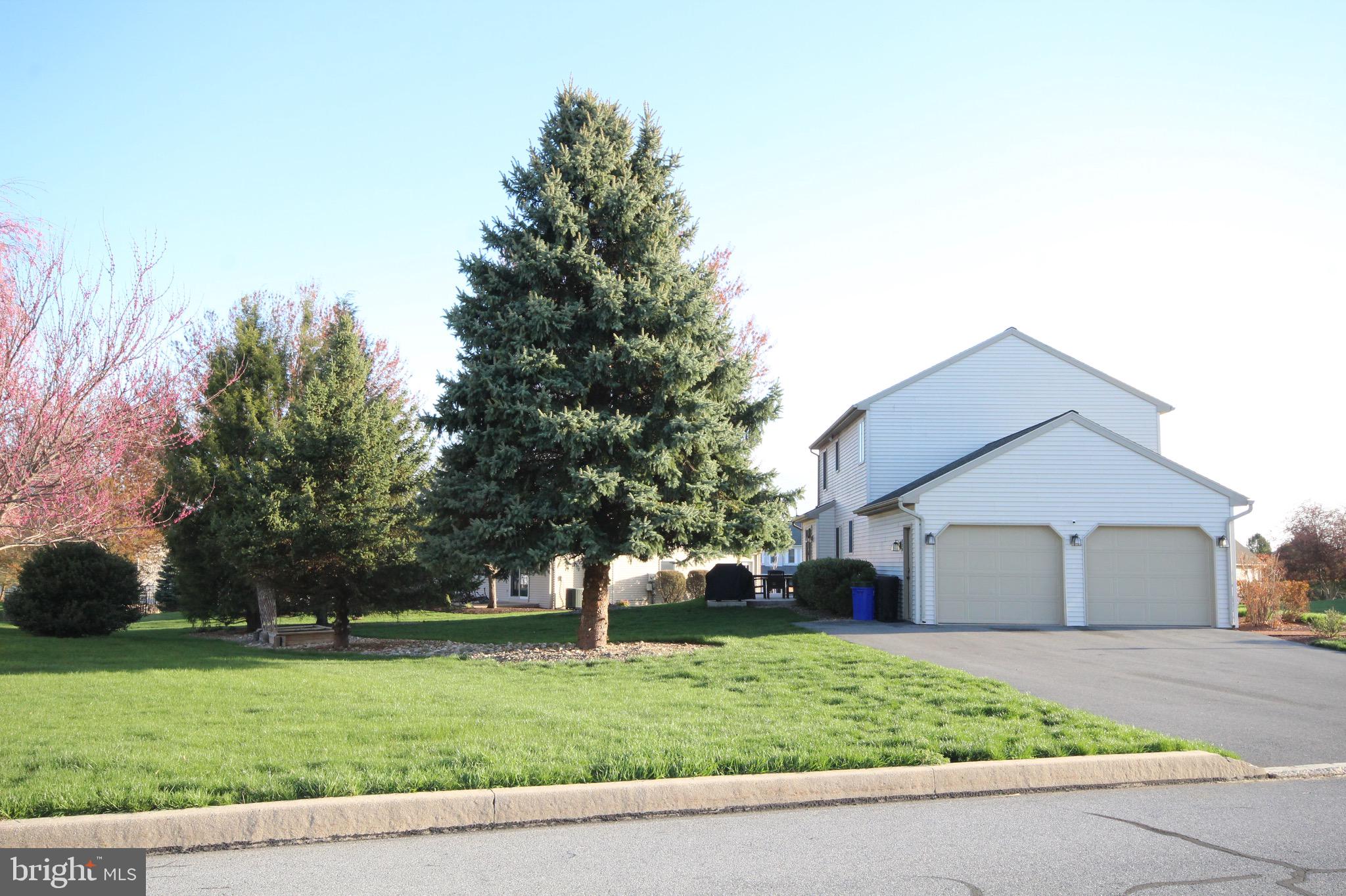 THE OAKS OF N LONDONDERRY - Residential