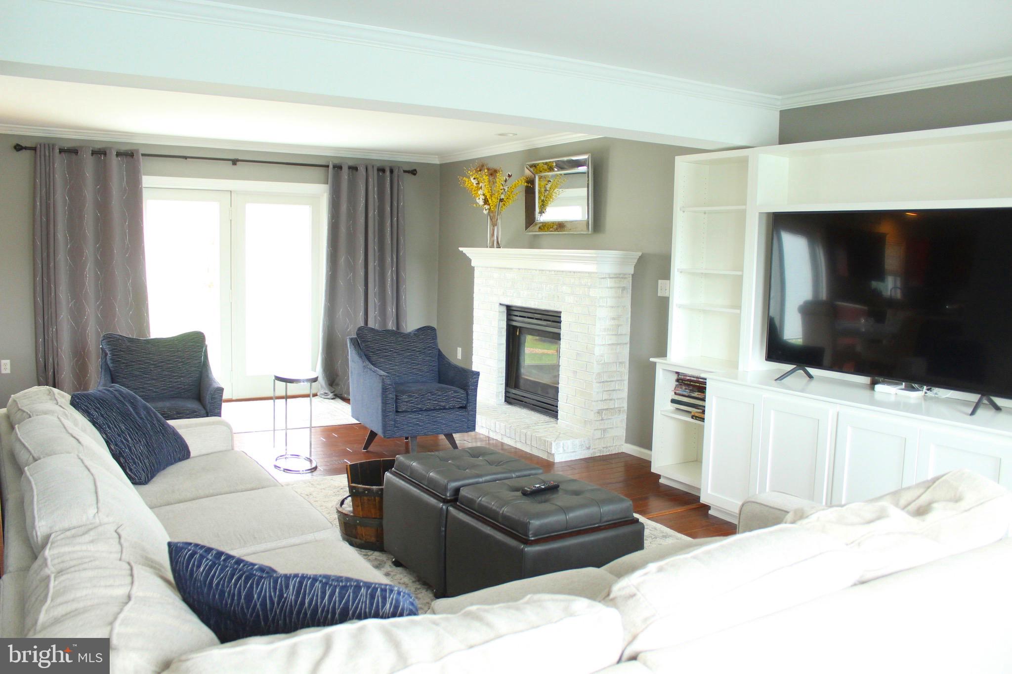 THE OAKS OF N LONDONDERRY - Residential