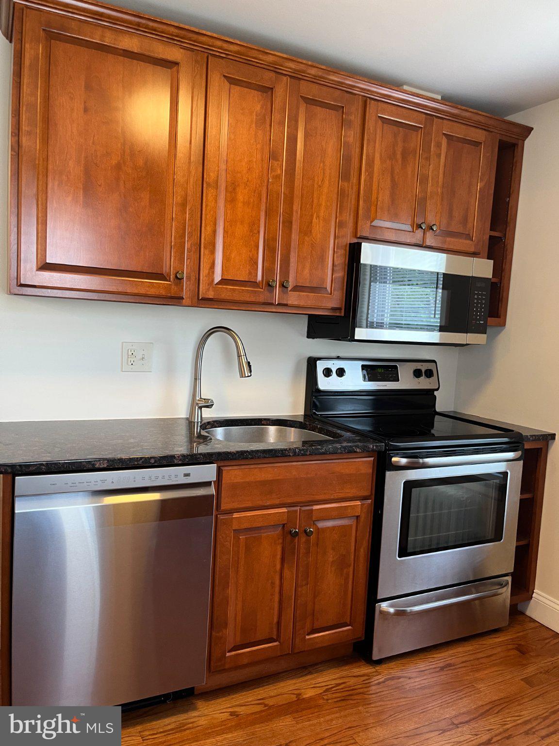 18 W SPRING AVENUE 2