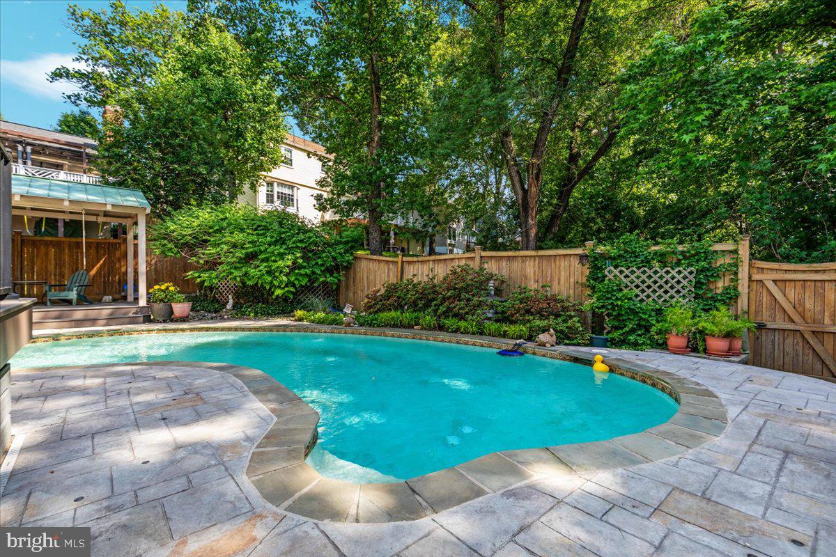 RACEWAY FARMS - Residential