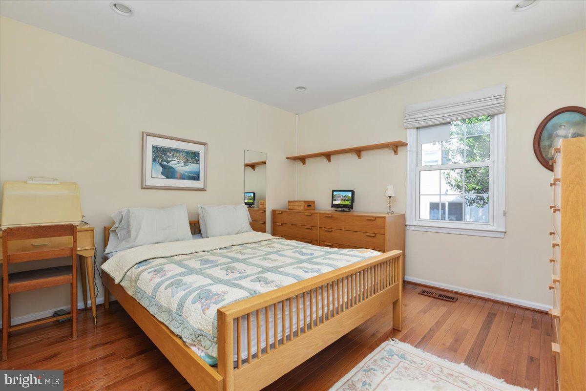 RACEWAY FARMS - Residential