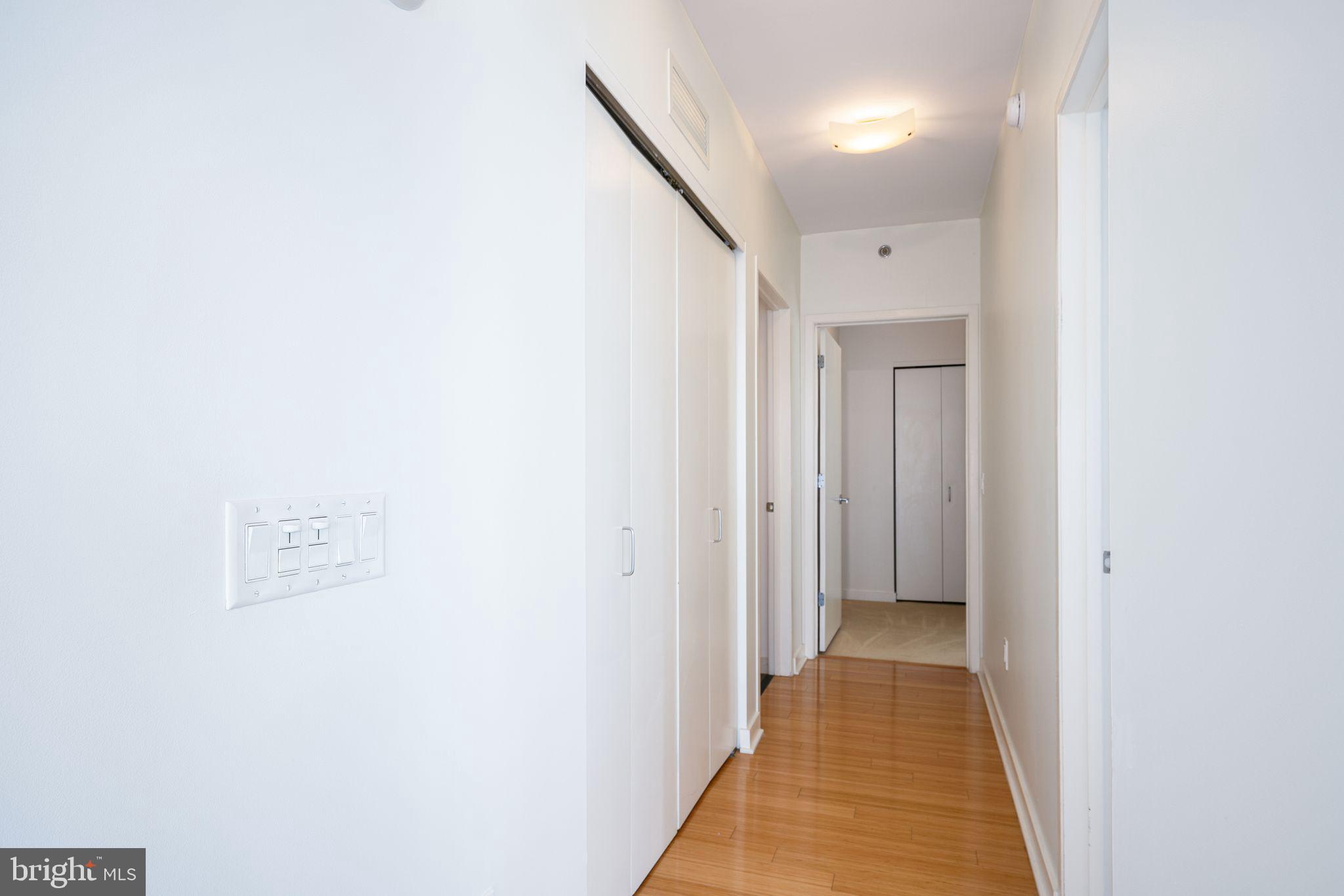 LOGAN SQUARE - Residential