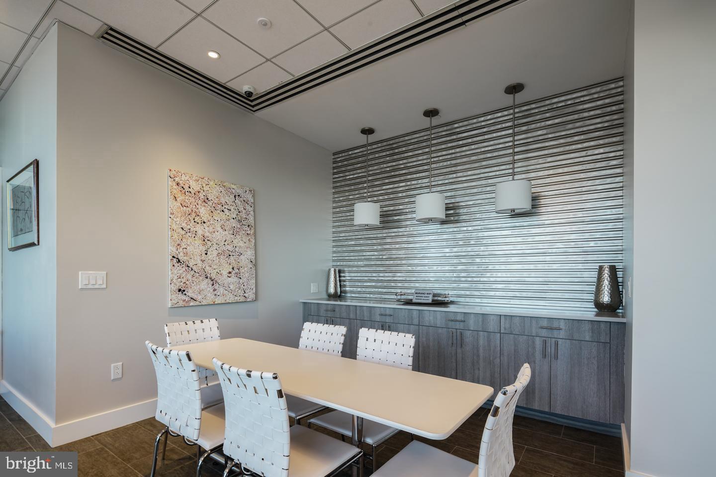 LOGAN SQUARE - Residential