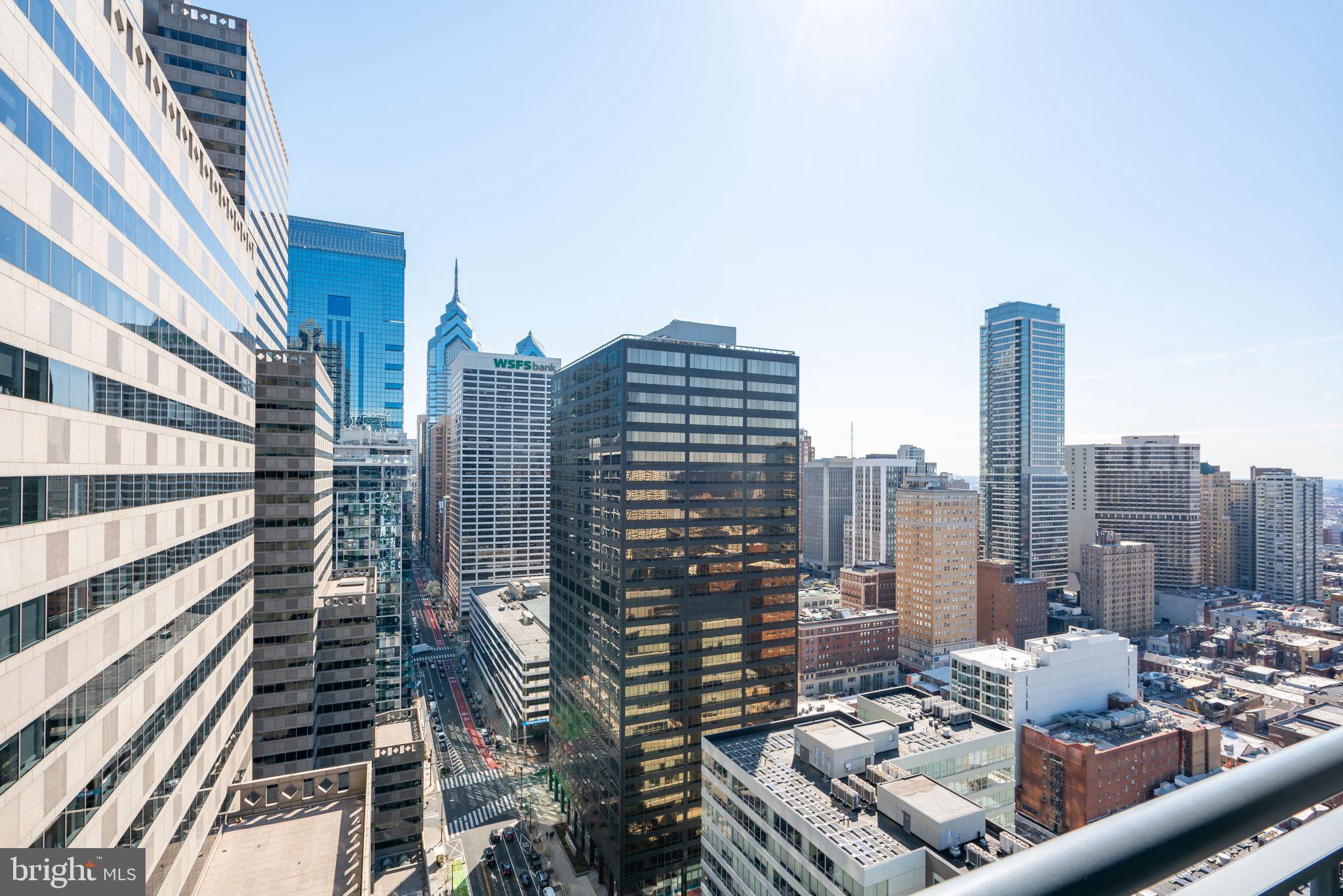 LOGAN SQUARE - Residential