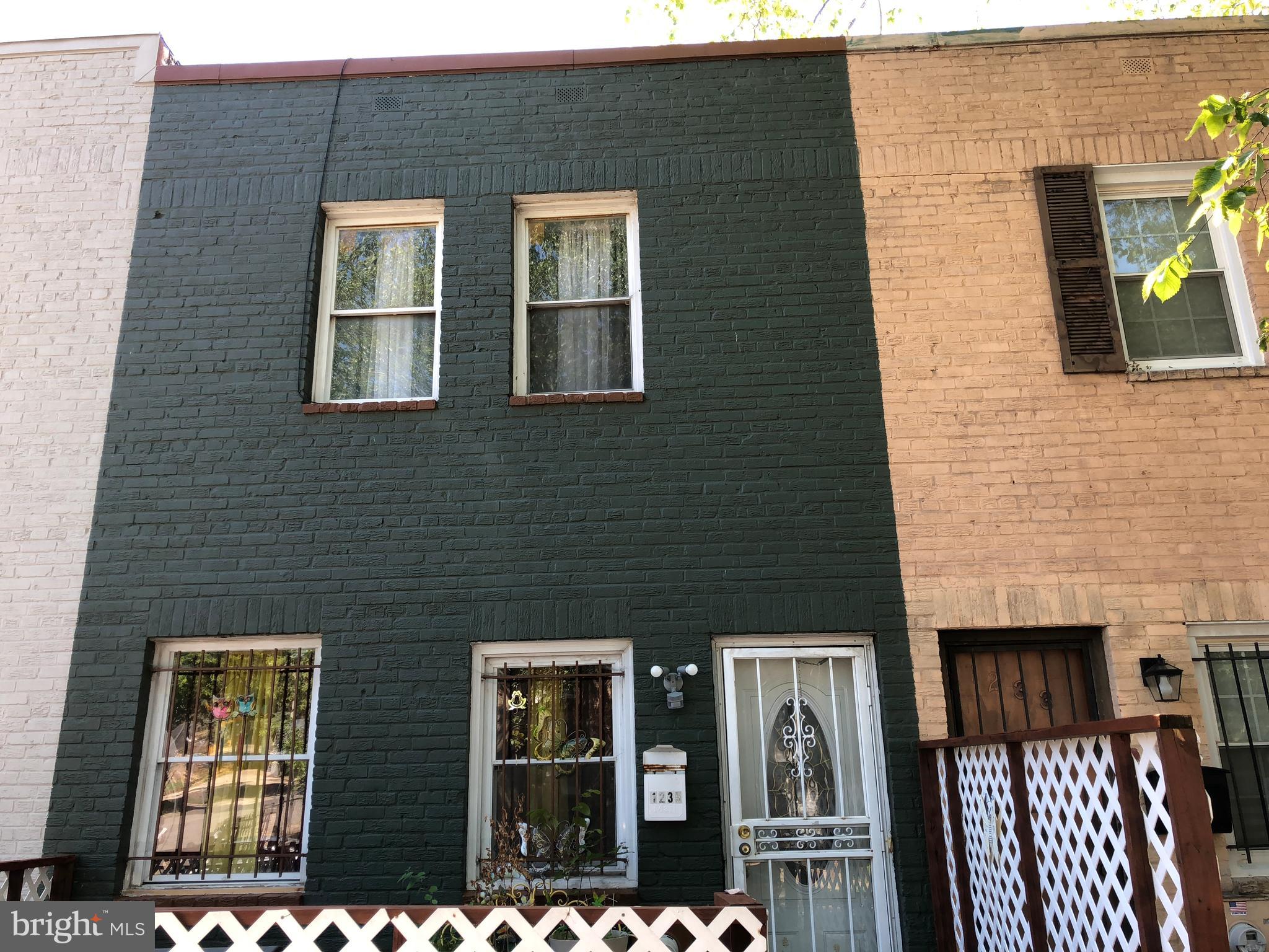 1235 16TH STREET NE