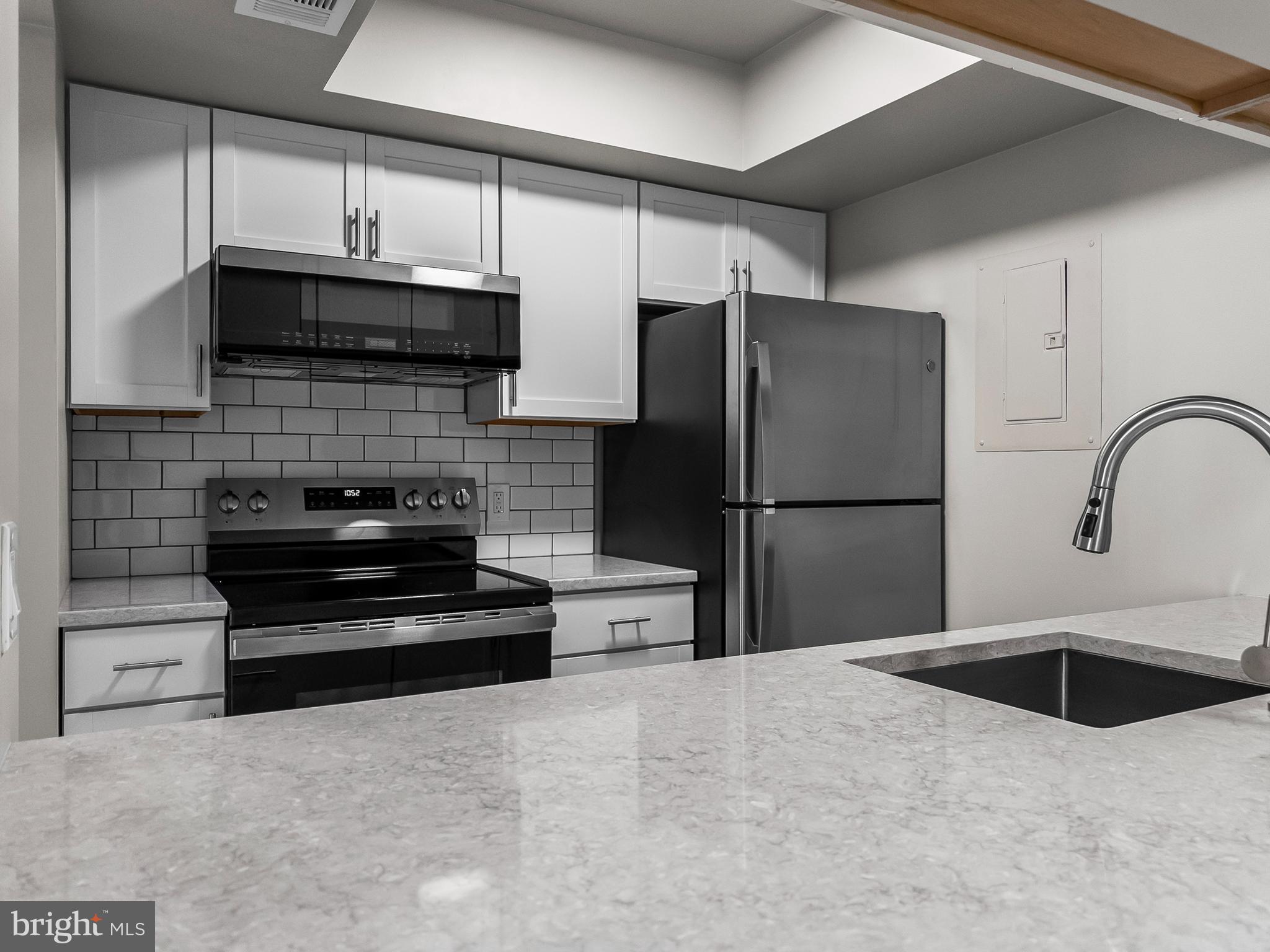 FLOWER HILL - Residential