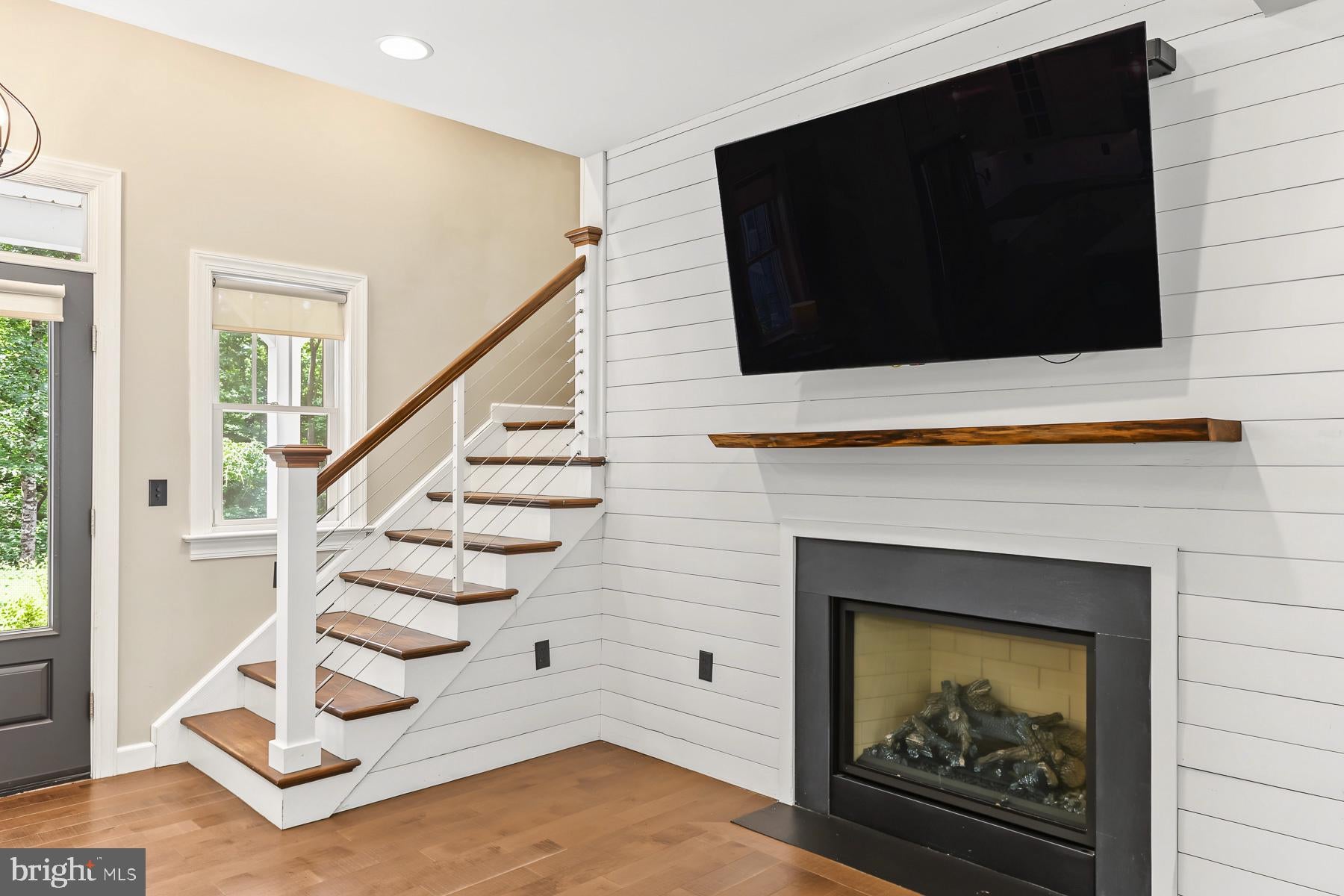 6 MAPLE GROVE ROAD