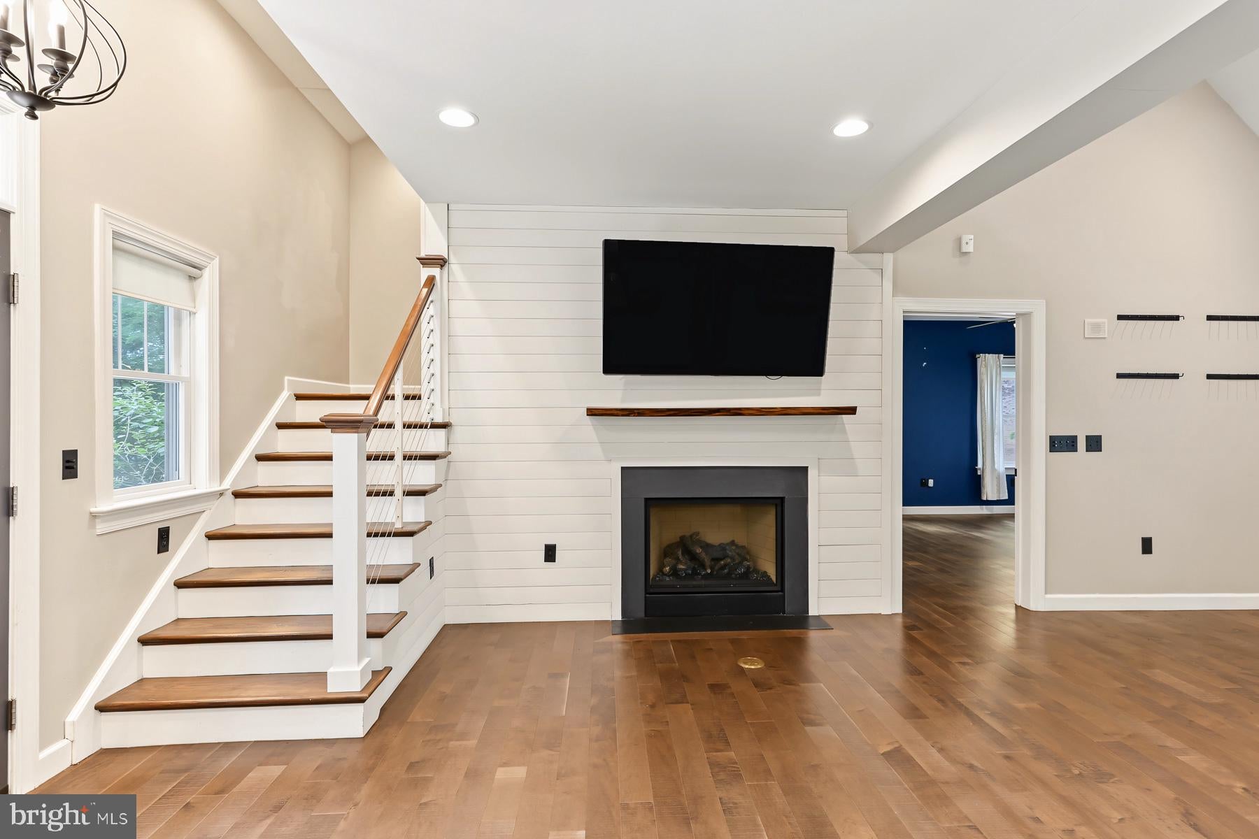 6 MAPLE GROVE ROAD