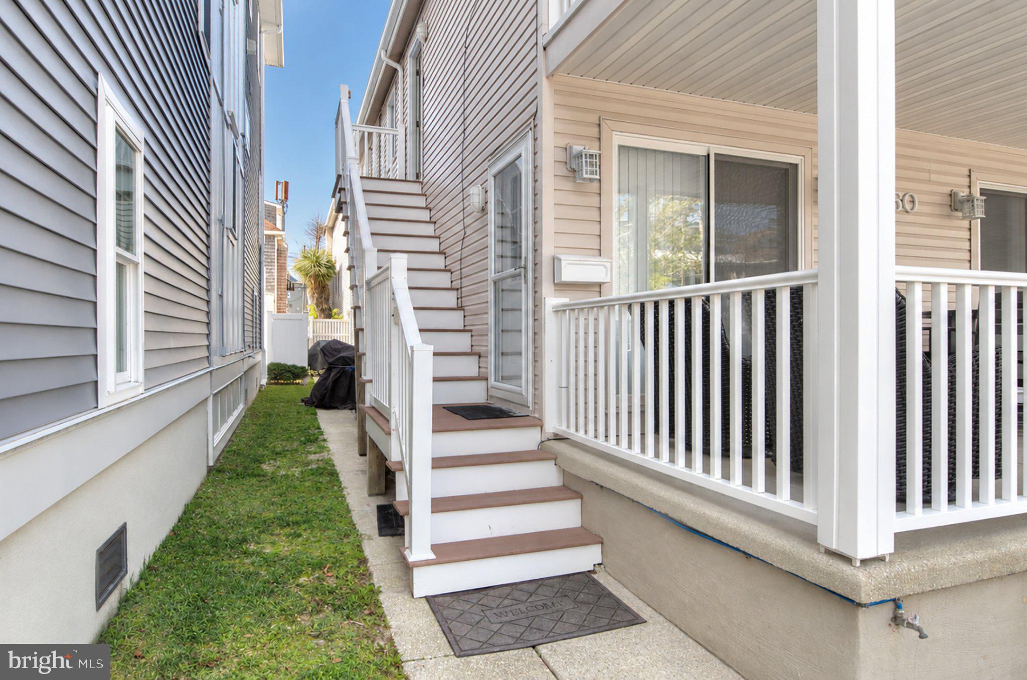 860 2ND STREET 2