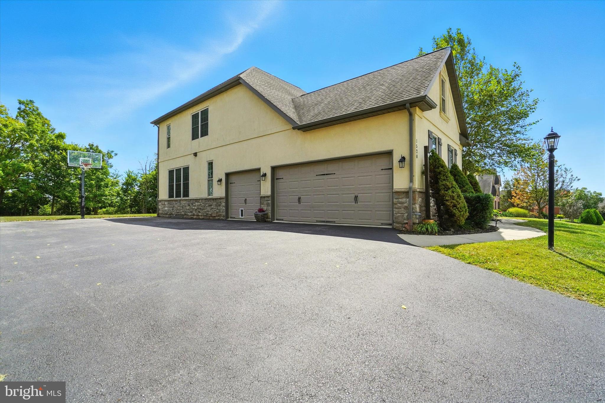 1520 WINSFORD LANE