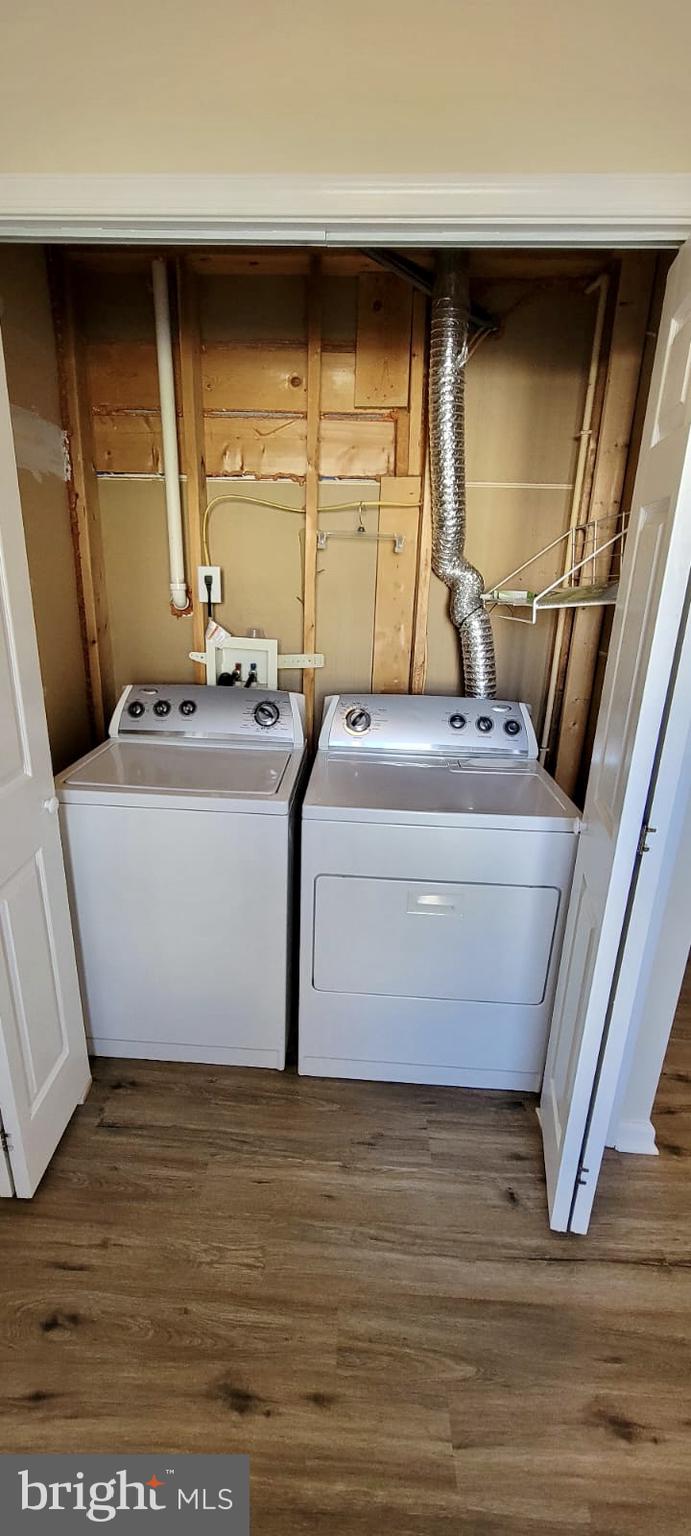 COUNTY GREEN - Residential Lease