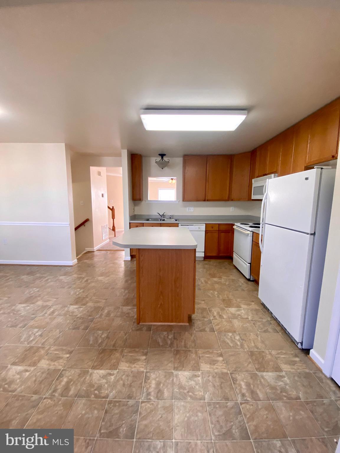 COUNTY GREEN - Residential Lease