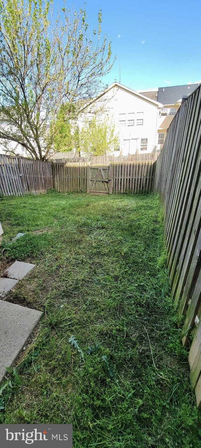 COUNTY GREEN - Residential Lease