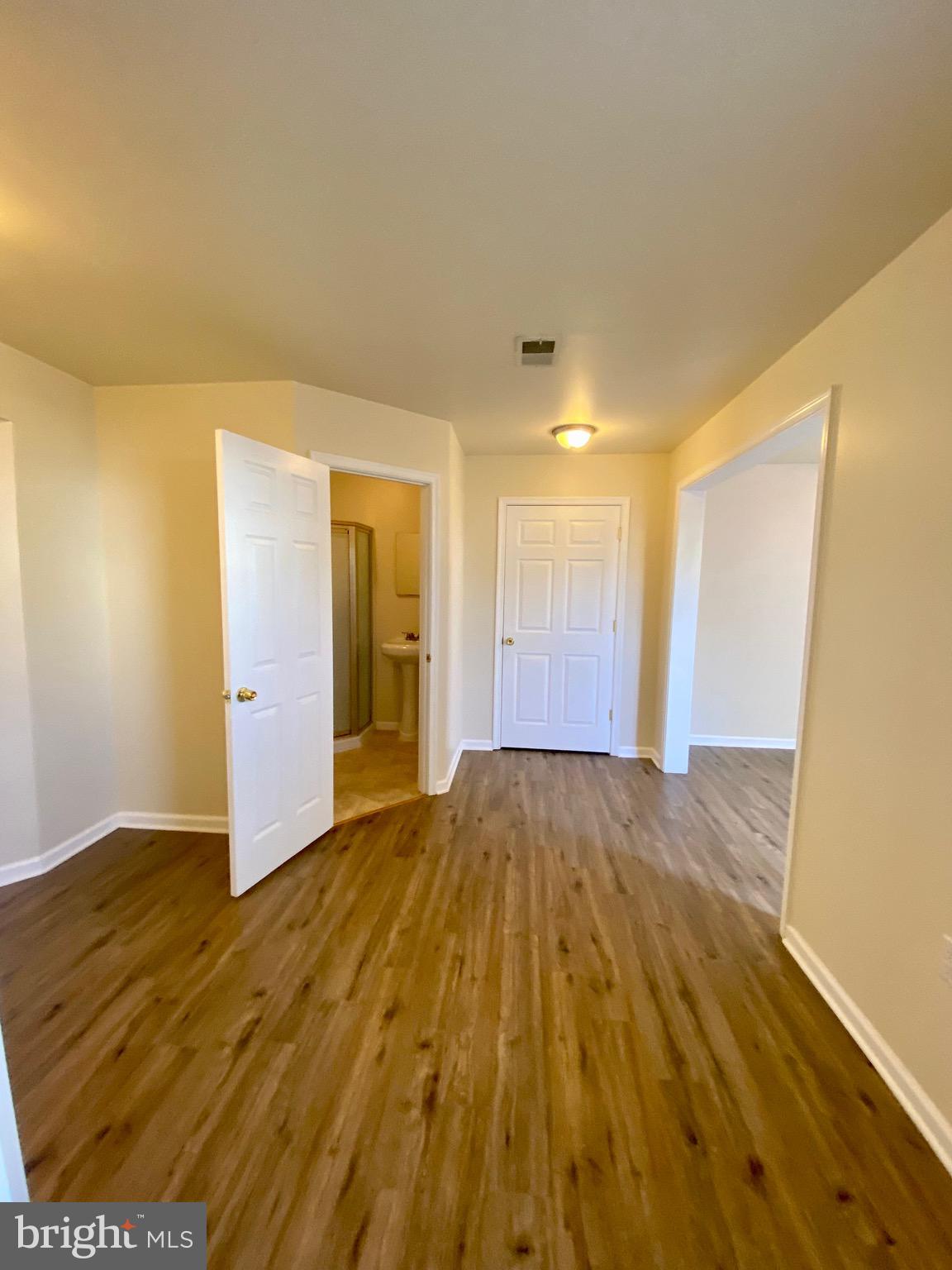 COUNTY GREEN - Residential Lease